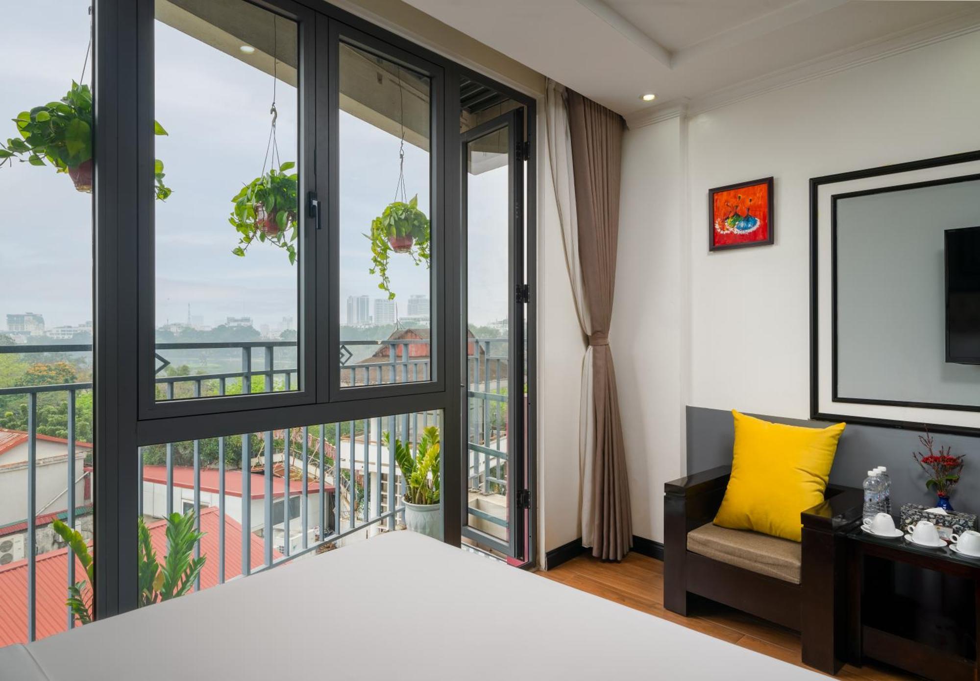 Bella Premier & Rooftop Skybar 4*