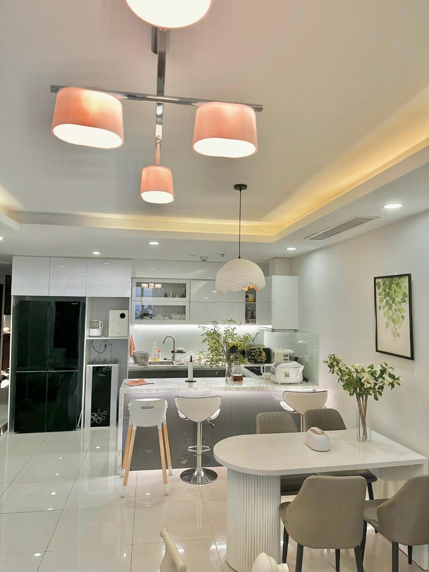 Westlake - D'le Roi Soleil Apartment