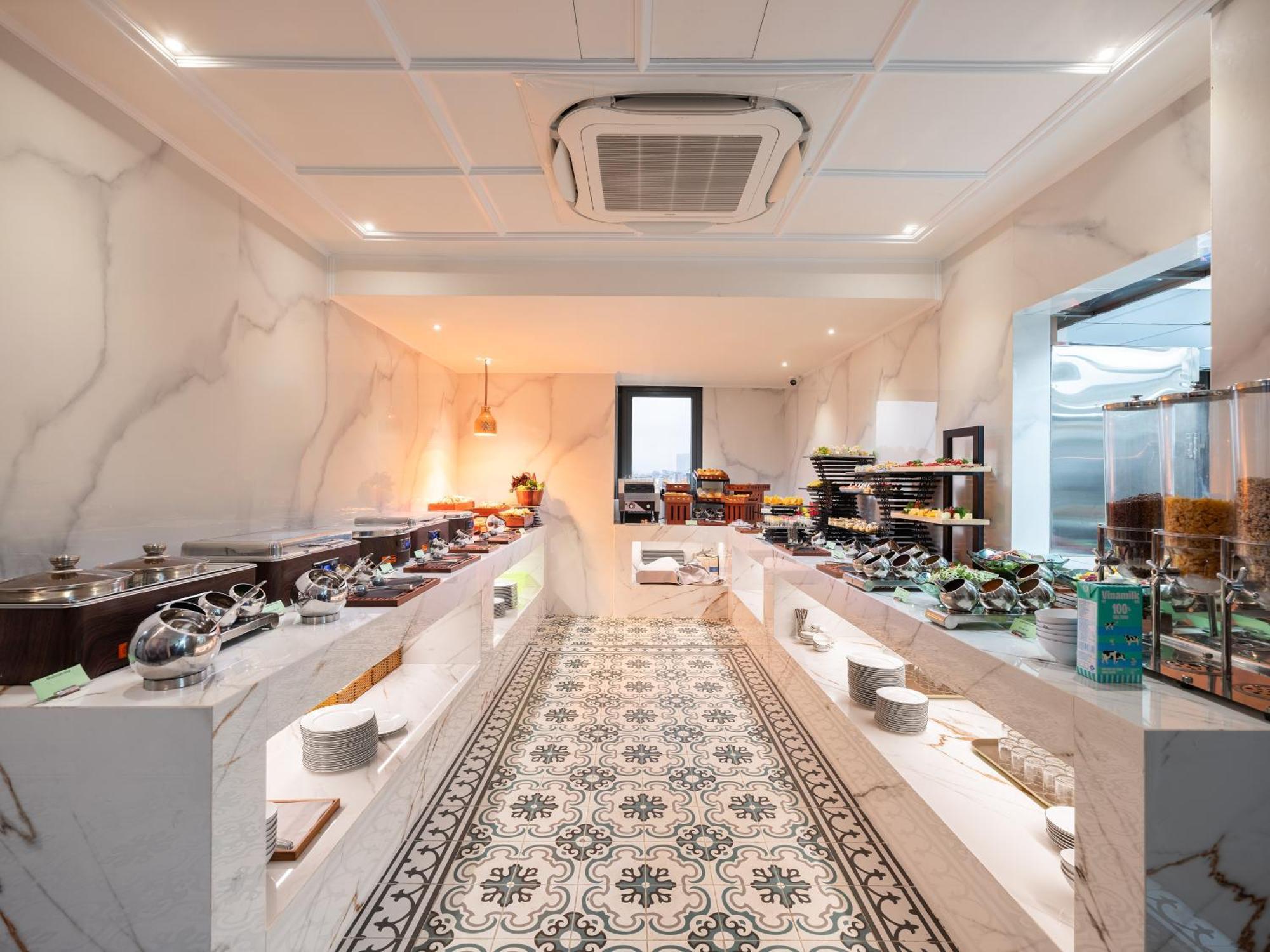 Hotel L'signature & Hanoi