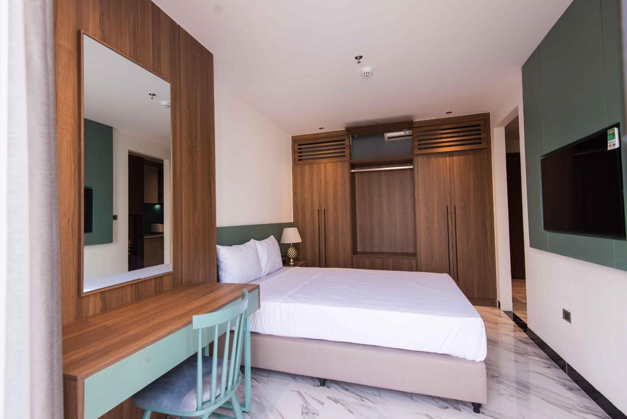 Luxe Paradise Hoang Cau *