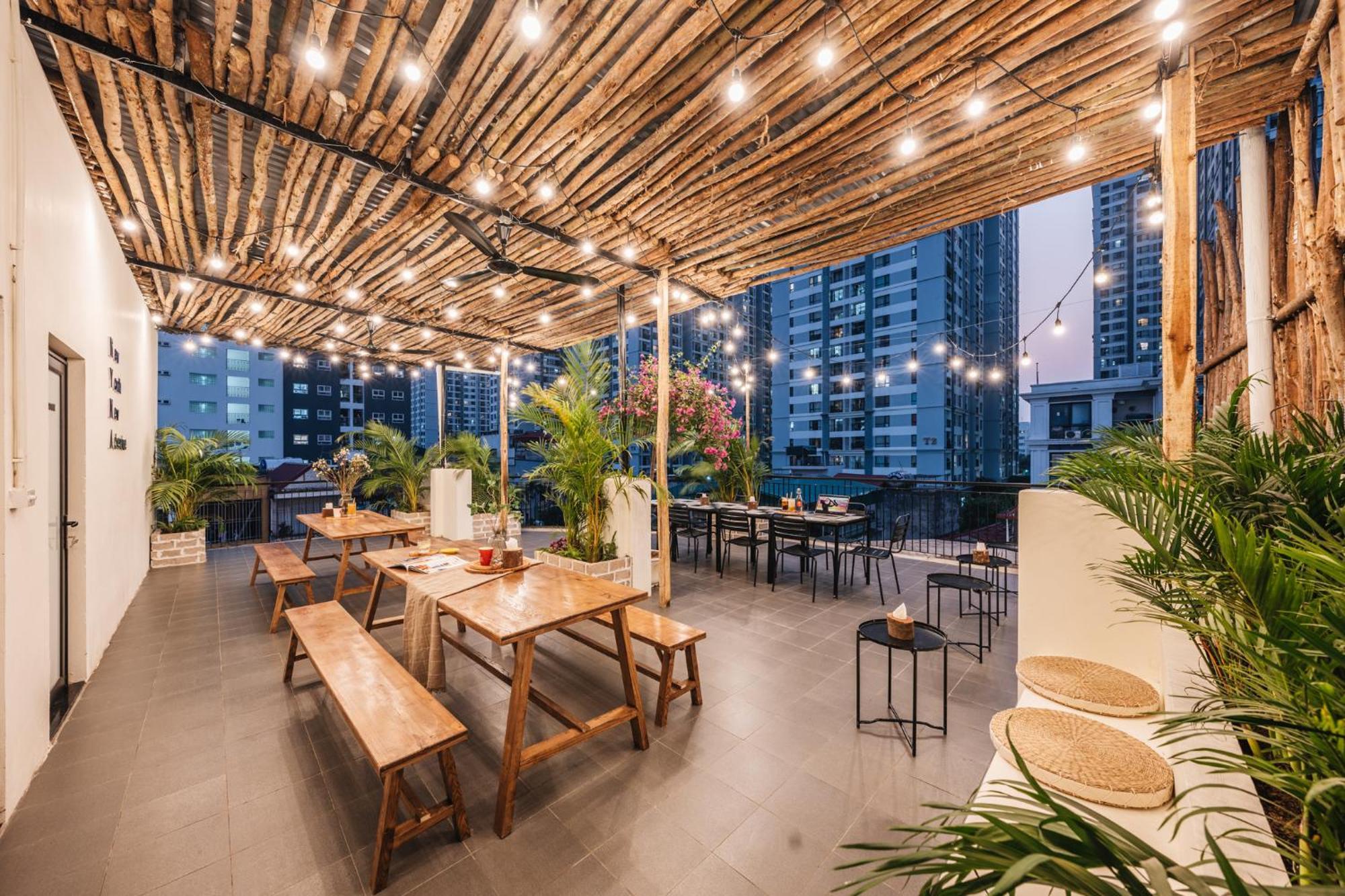 Full House Impressive Rooftop In Center * Hanói
