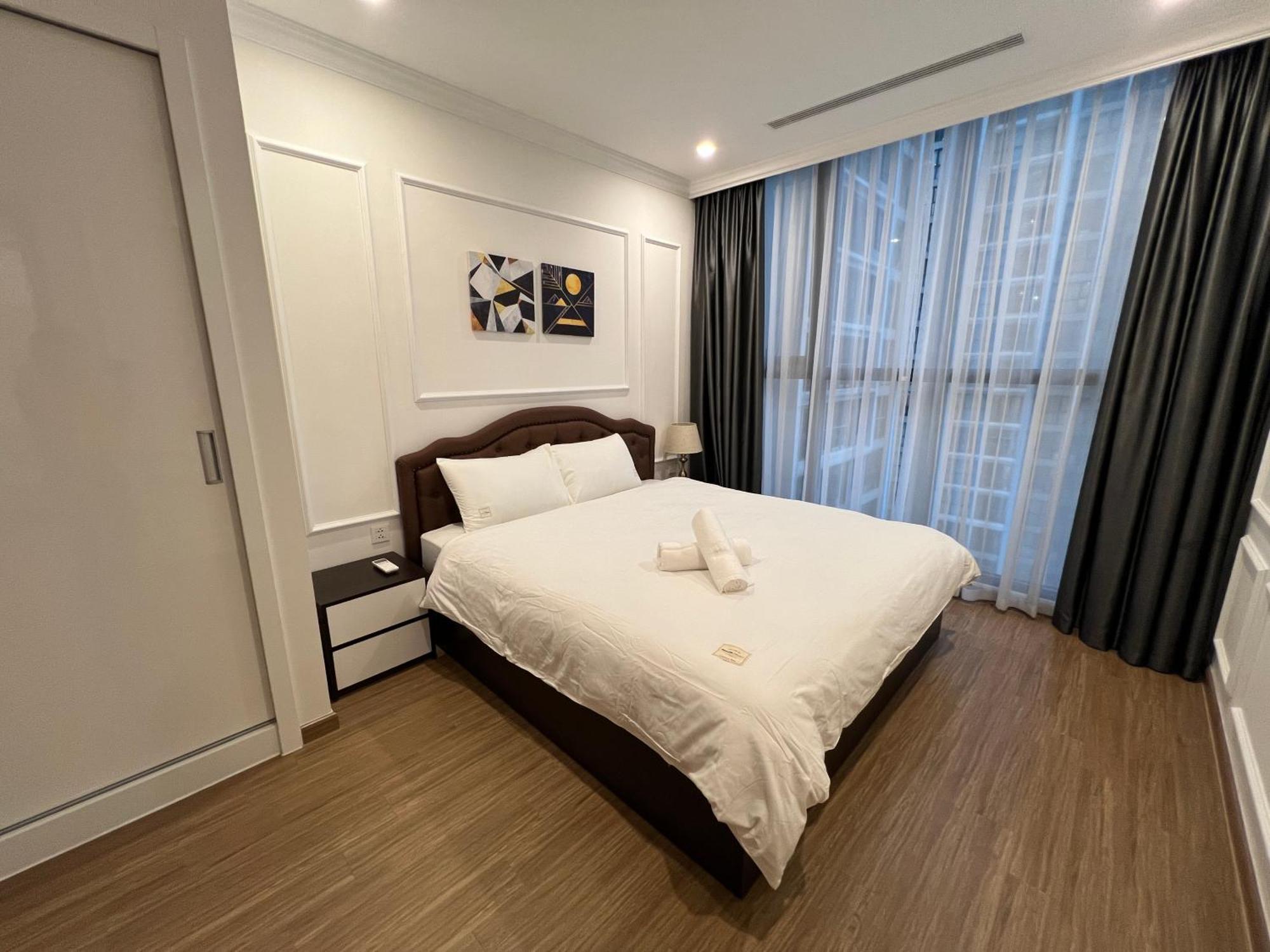 Nanahousing-3 Bedroom Vinhomes Skylake * Hanoi