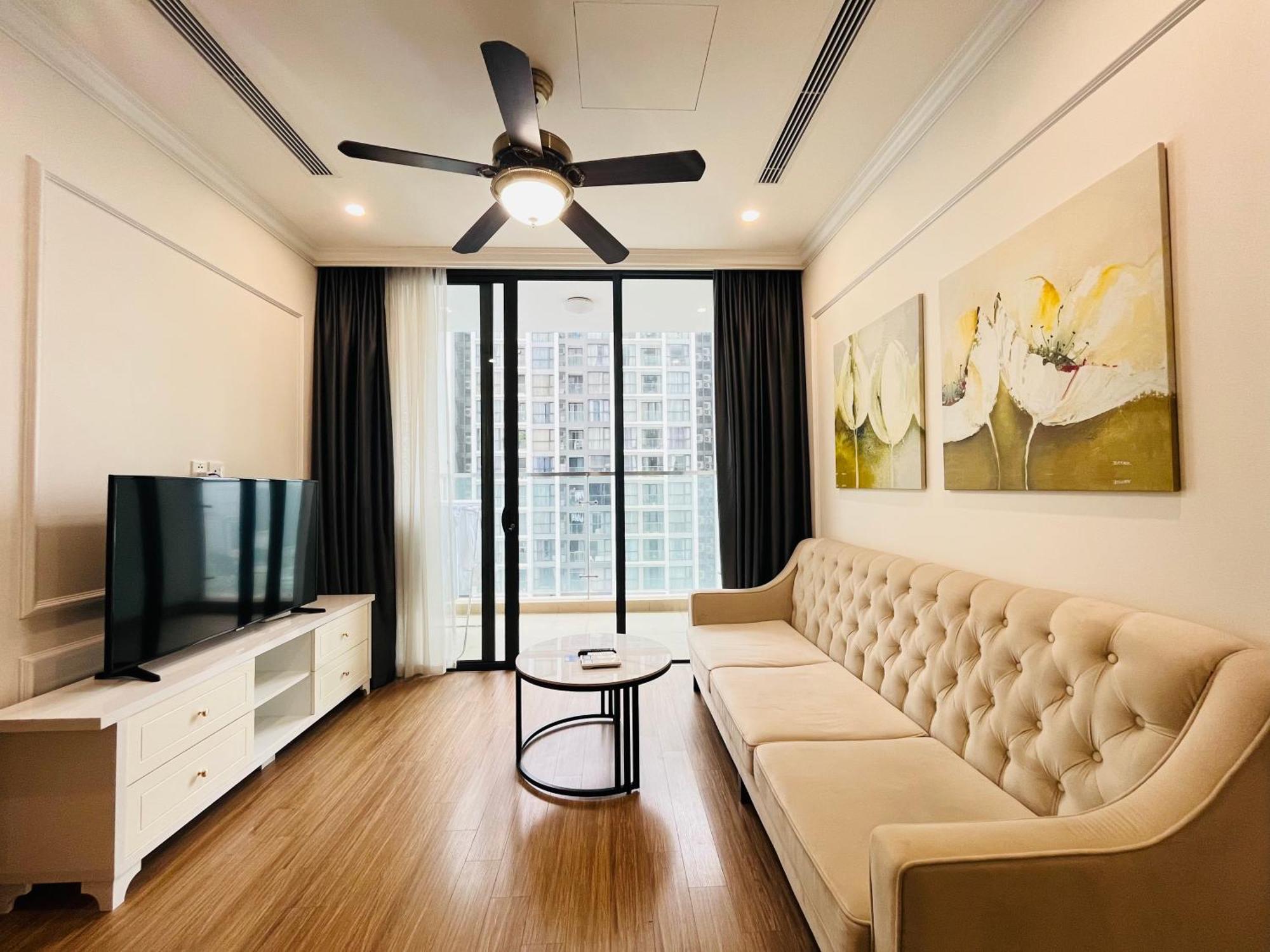 Nanahousing-3 Bedroom Vinhomes Skylake Apartment *