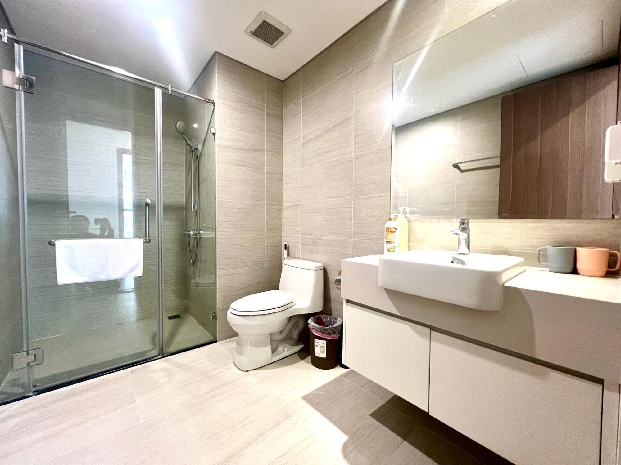 Nanahousing-3 Bedroom Vinhomes Skylake * Hanoi