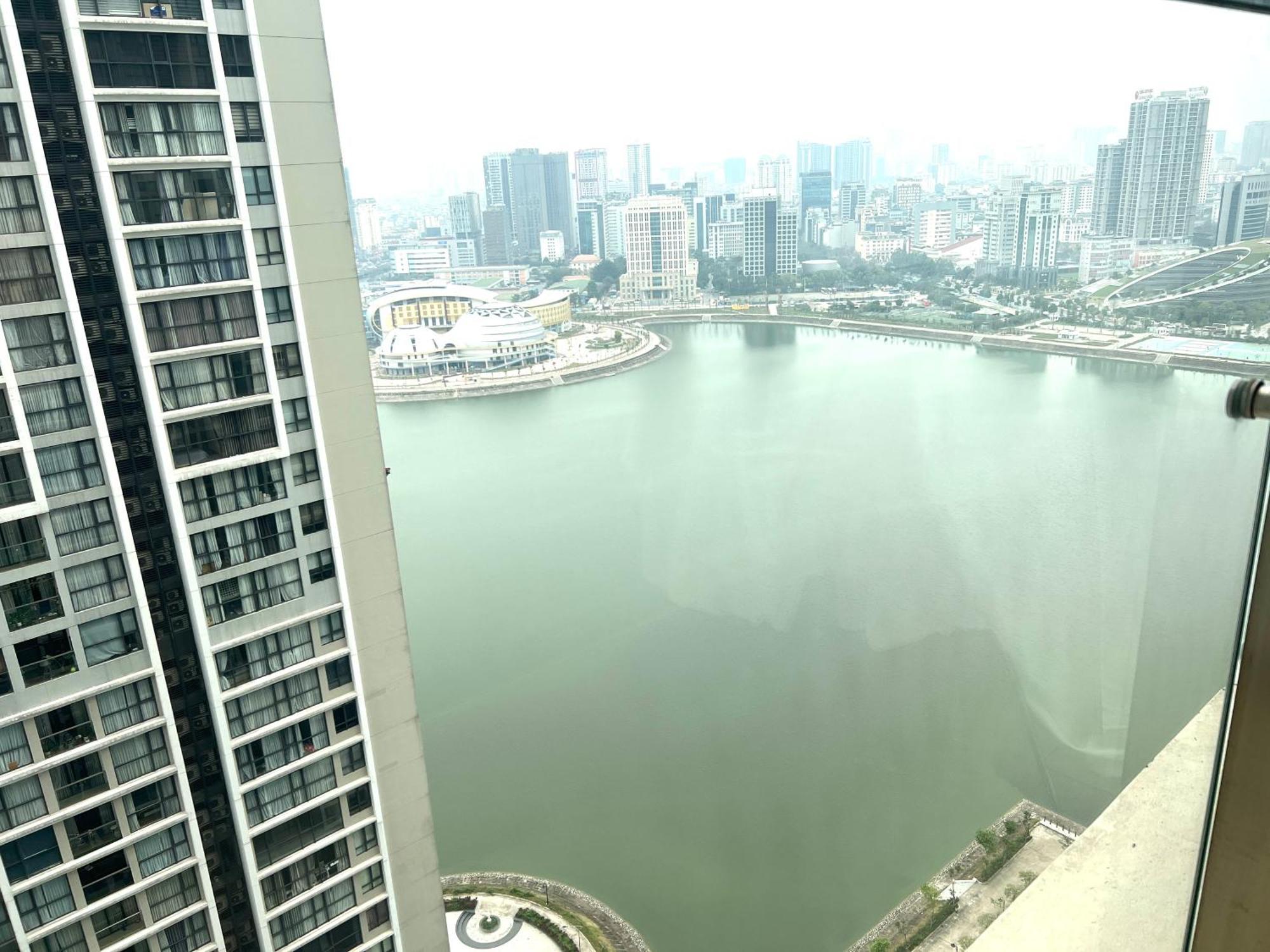 Nanahousing-3 Bedroom Vinhomes Skylake Apartment