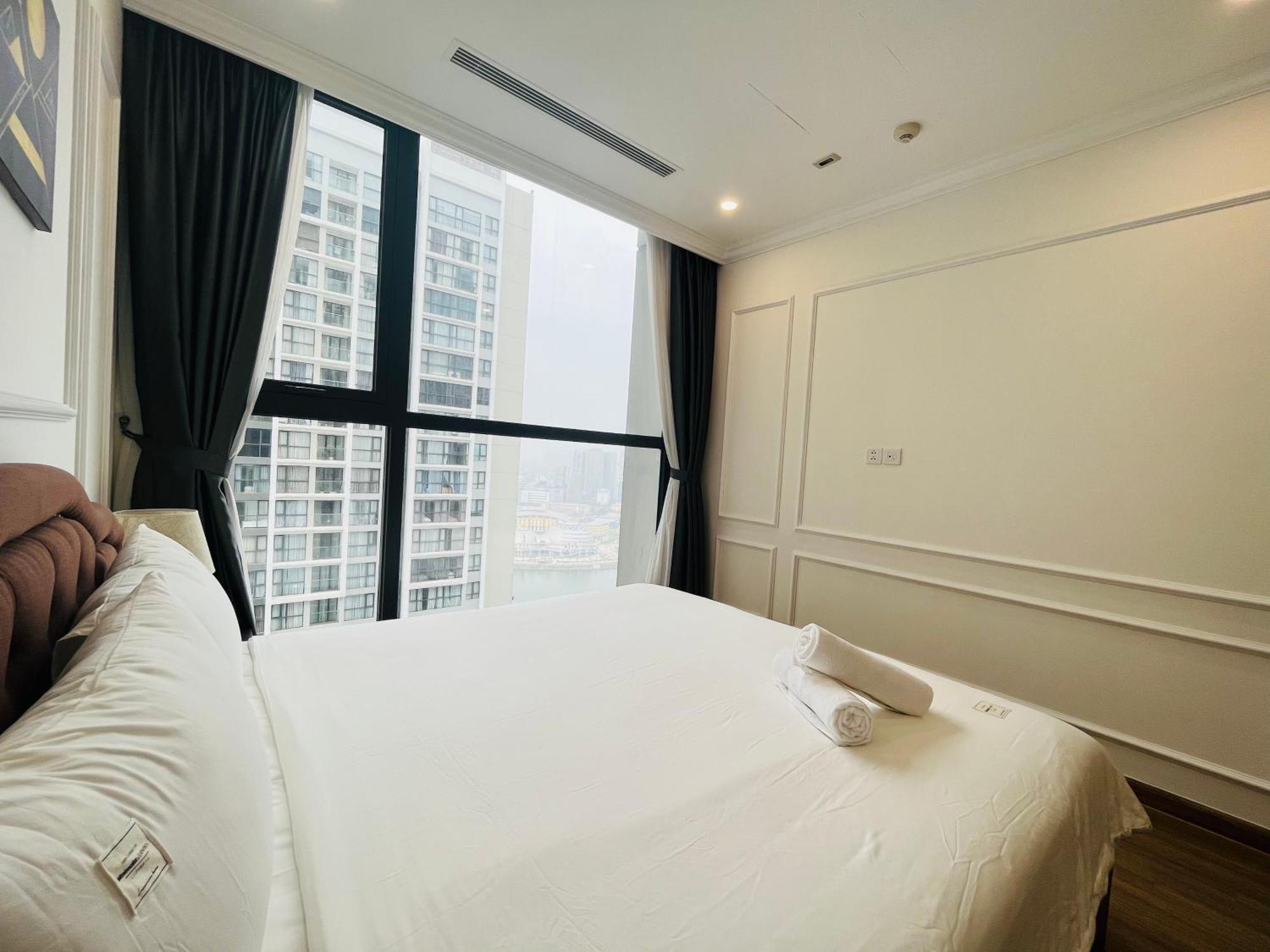 Apartment Nanahousing-3 Bedroom Vinhomes Skylake *