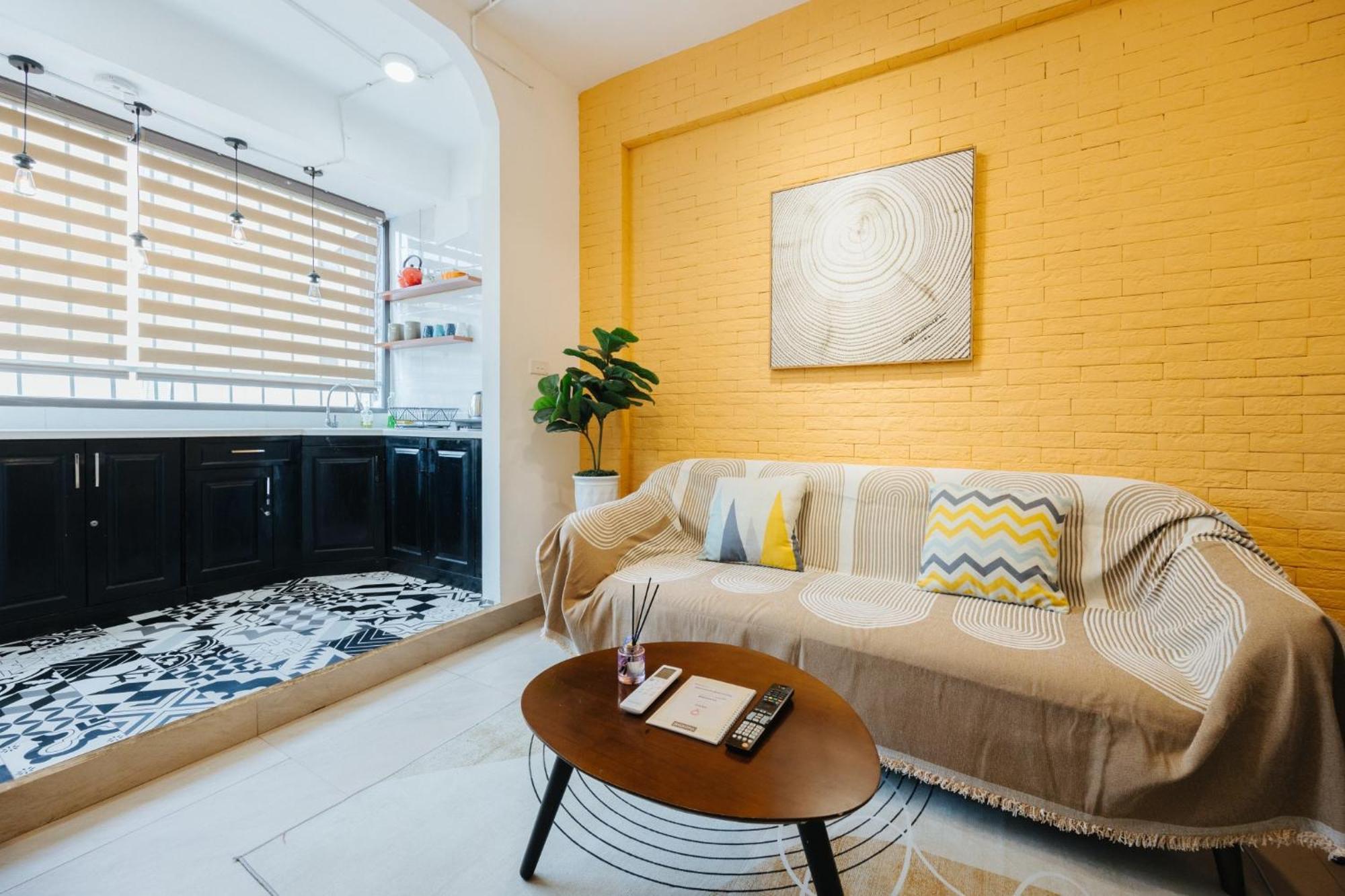 Unique Train Street / Old Quarter View Apartment