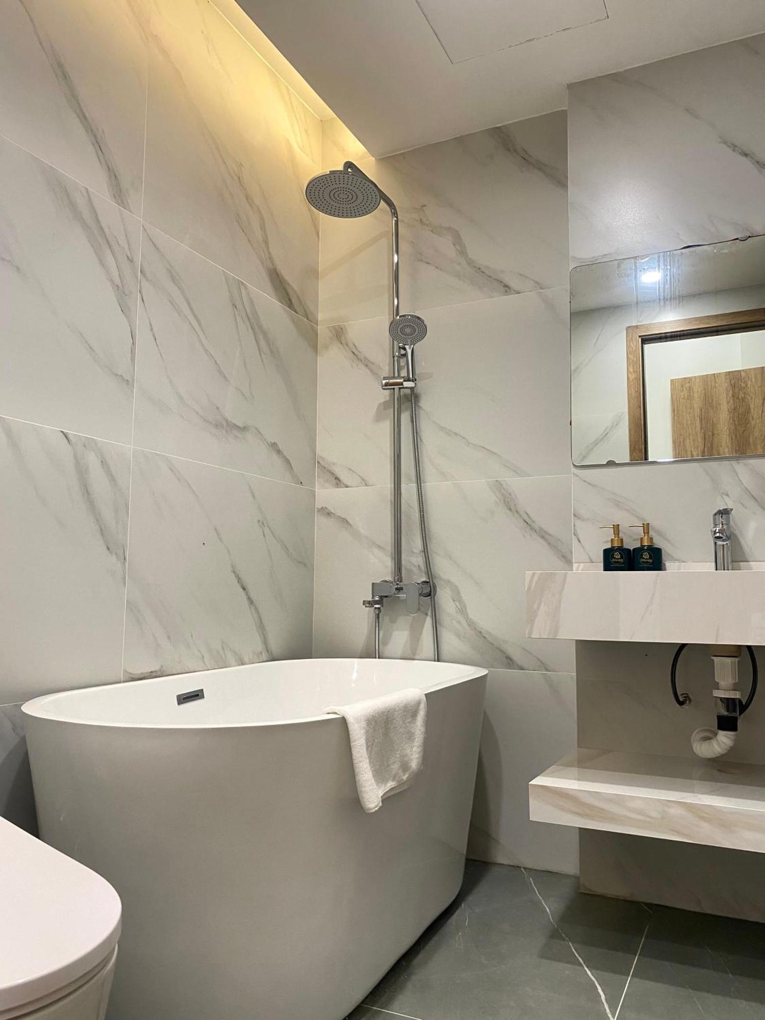 22housing Luxury Near Lotte Tower Apartment Hanoi