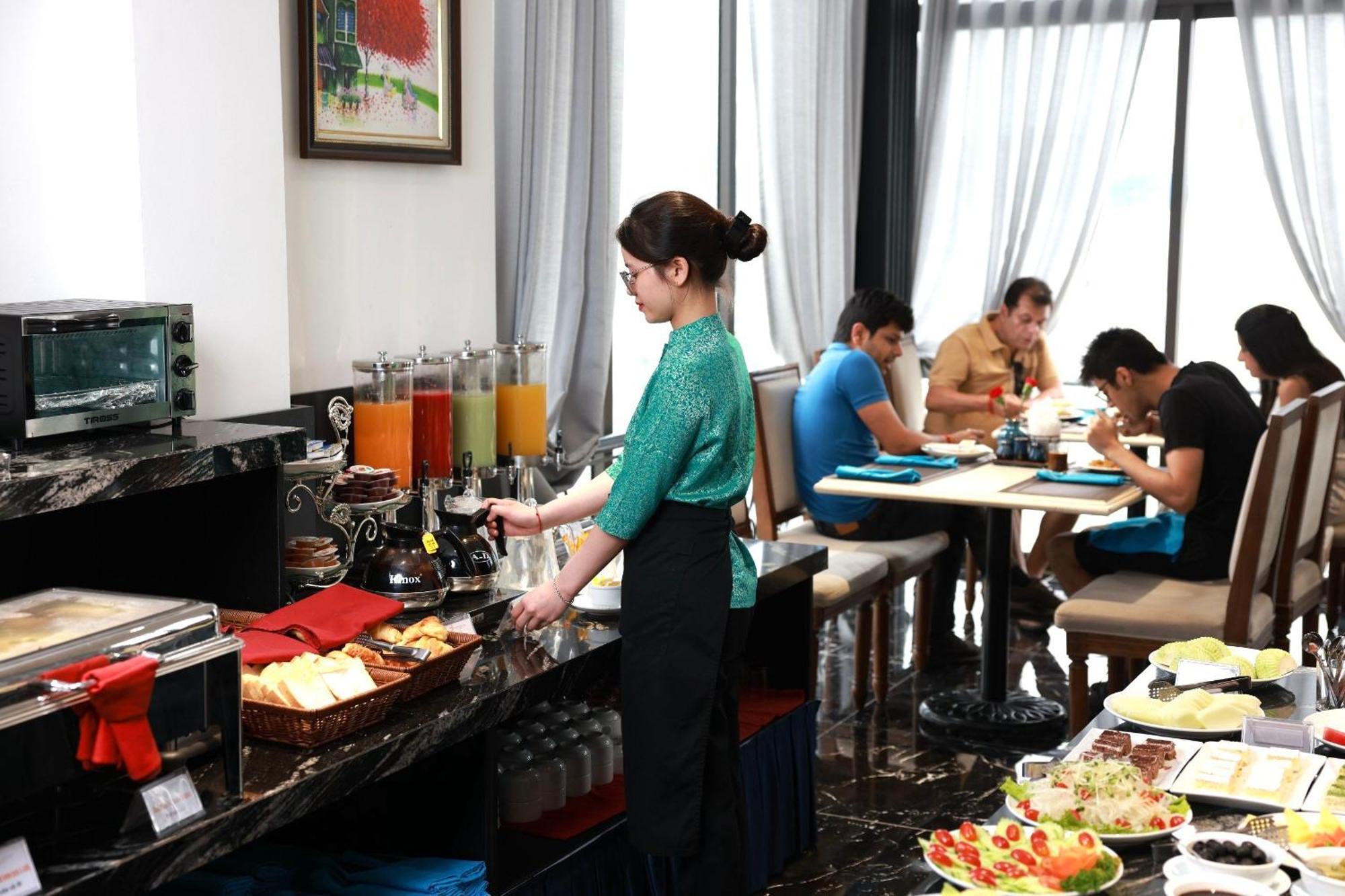 Dalvostro Valentino & 4* Hanoi
