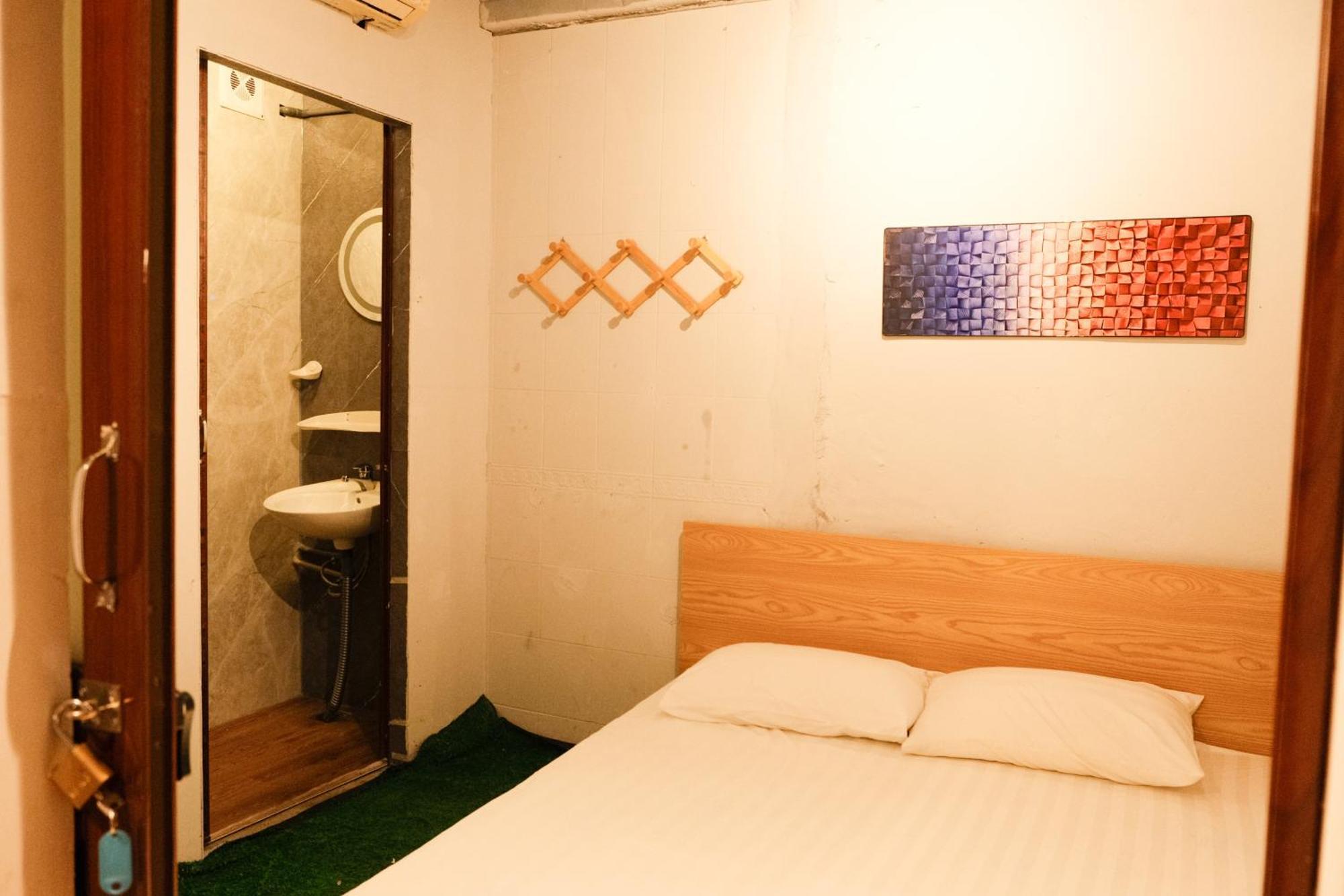 Ubuntu & Tours Hostel Hanoi