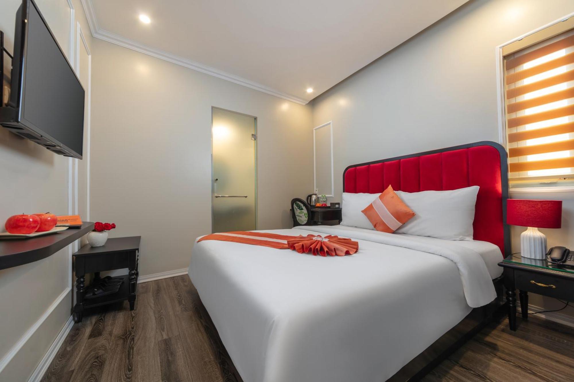 Omina & Travel 4*