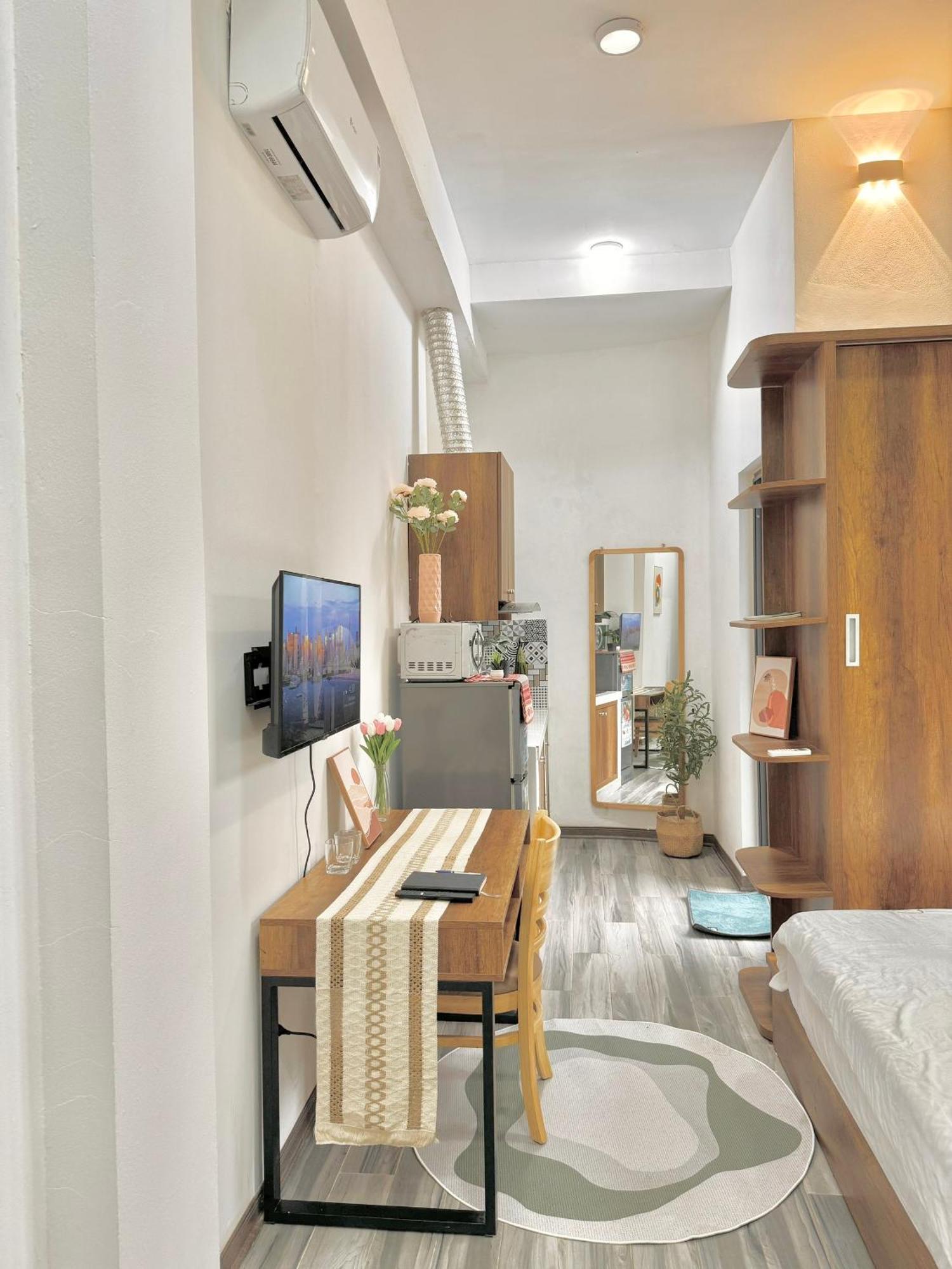 Harmony Lakeside-modern-balcony