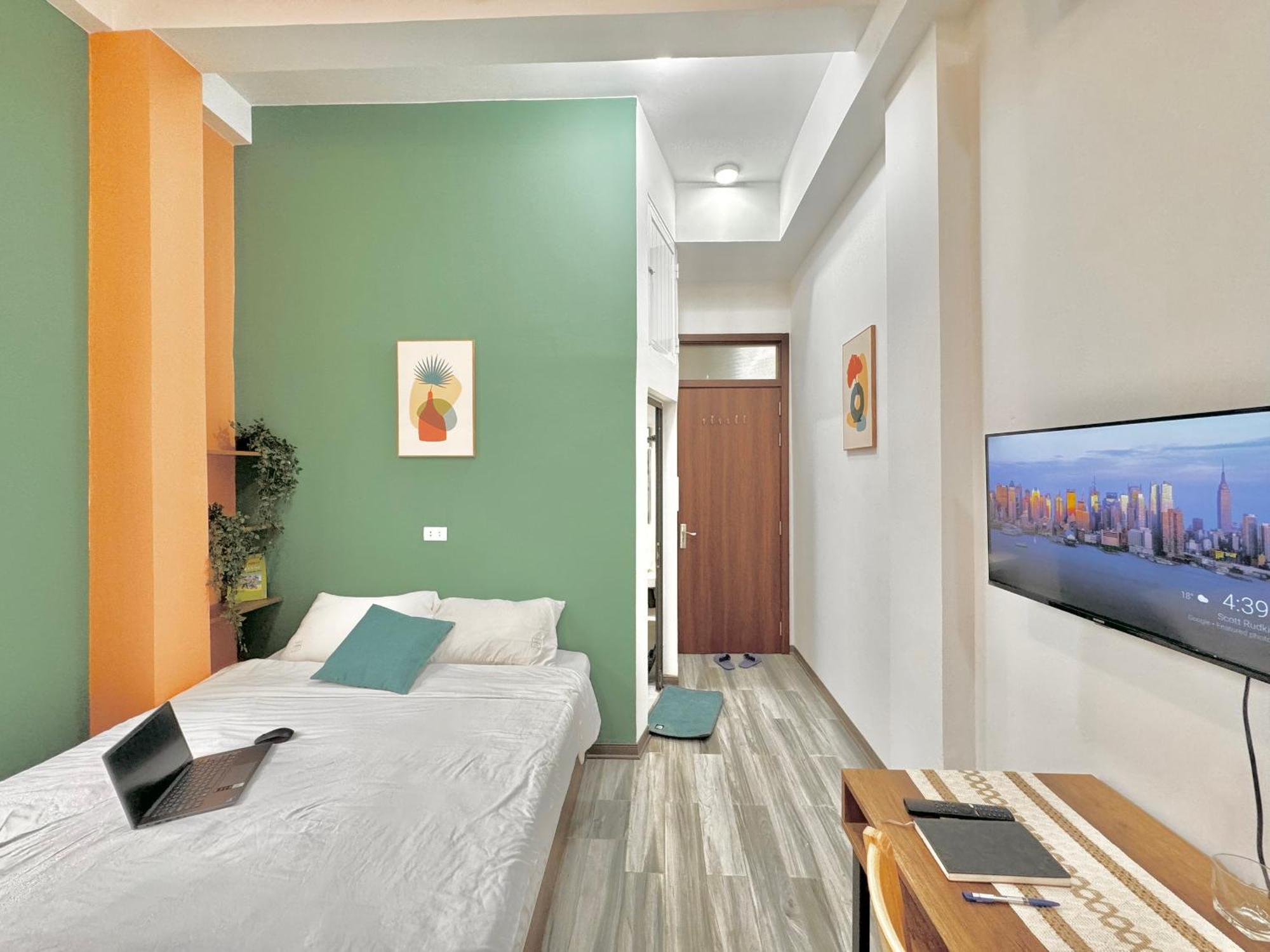 Harmony Lakeside-modern-balcony Apartment *