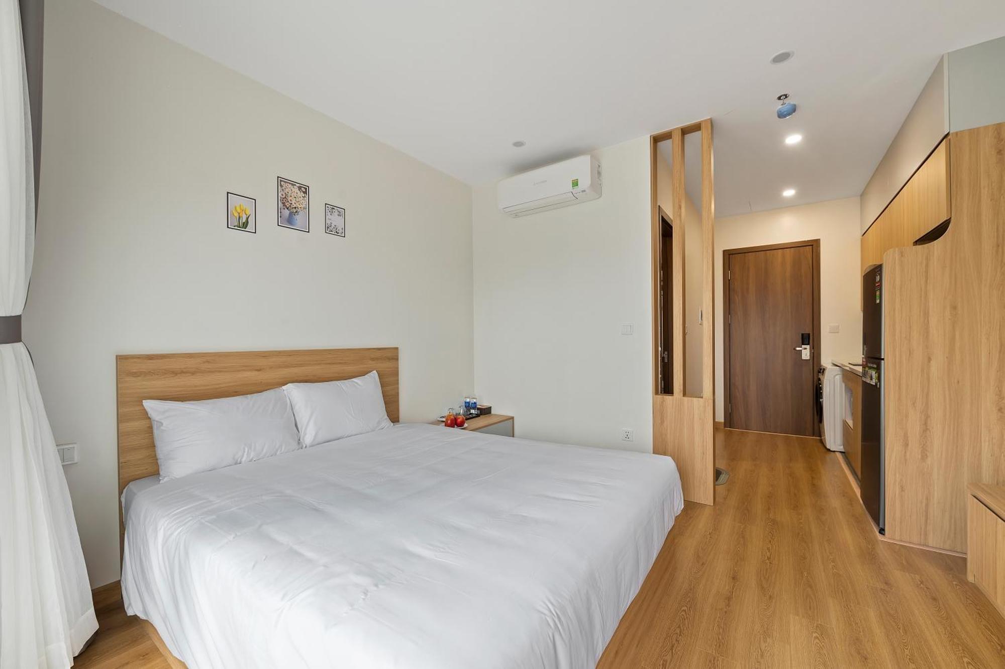 22housing Luxury 81 Linh Lang Apartment Hanoi