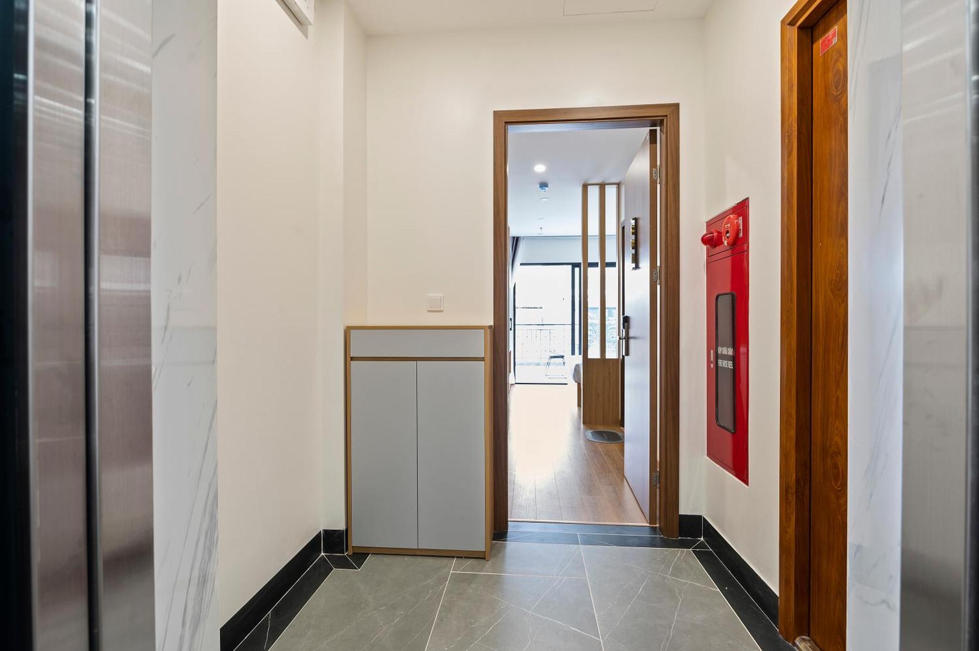22housing Luxury 81 Linh Lang Apartment