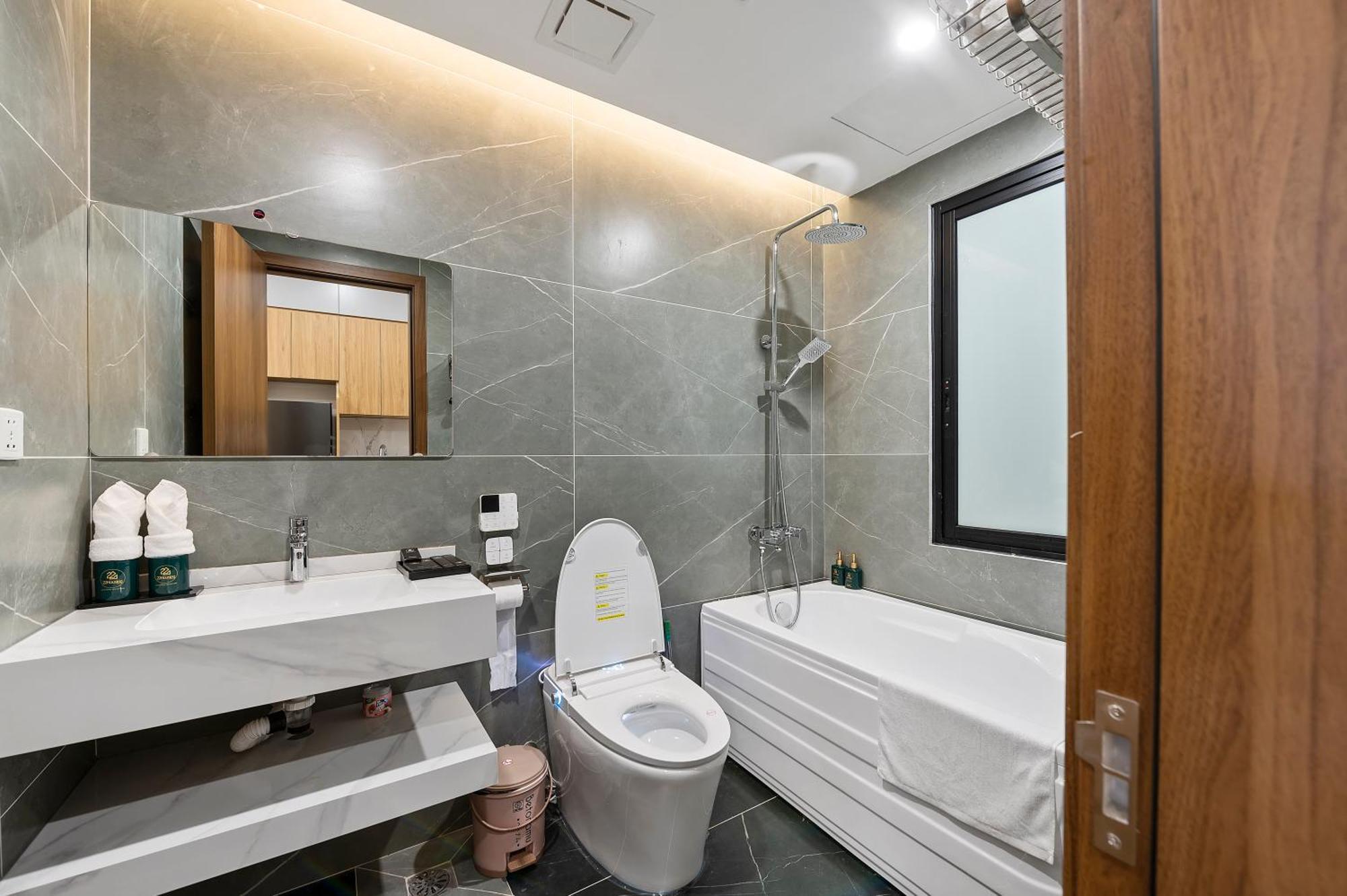 22housing Luxury 81 Linh Lang