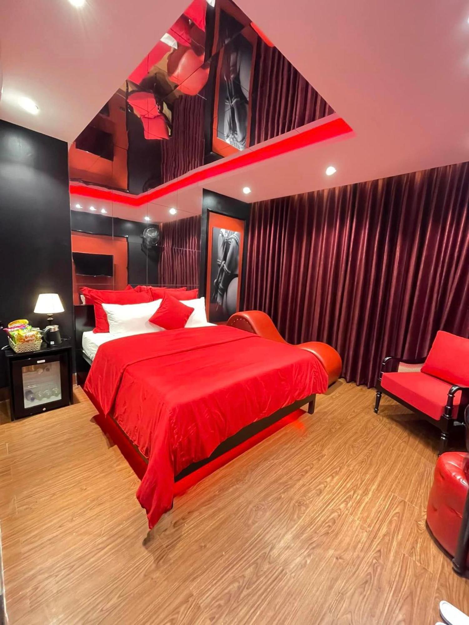 Hotel Nhat Tan 2*