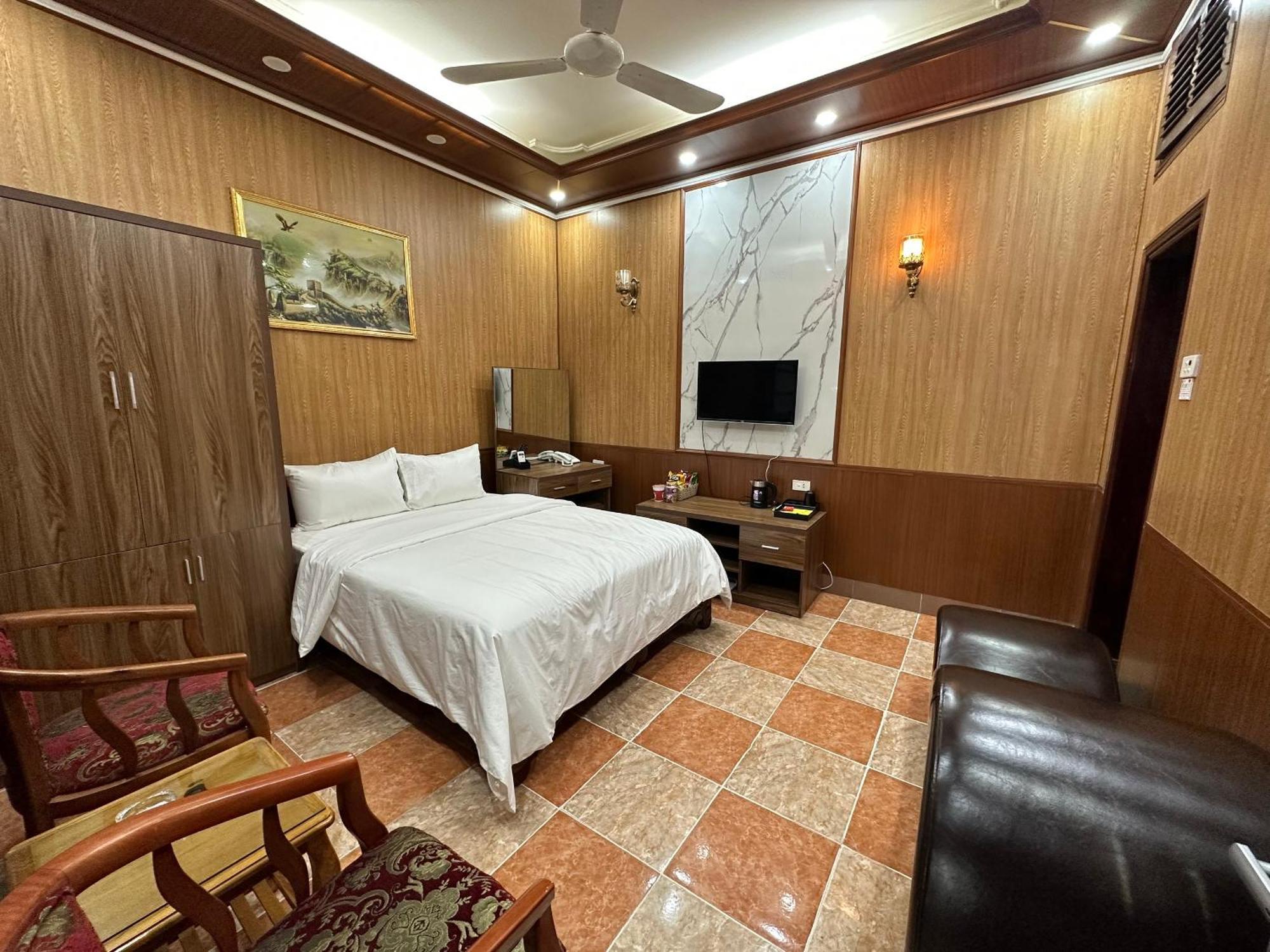Hotel Nhat Tan Hanoi