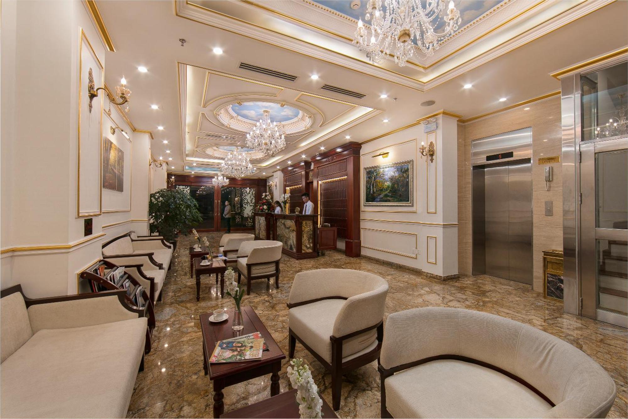 Hotel Royal St 3*