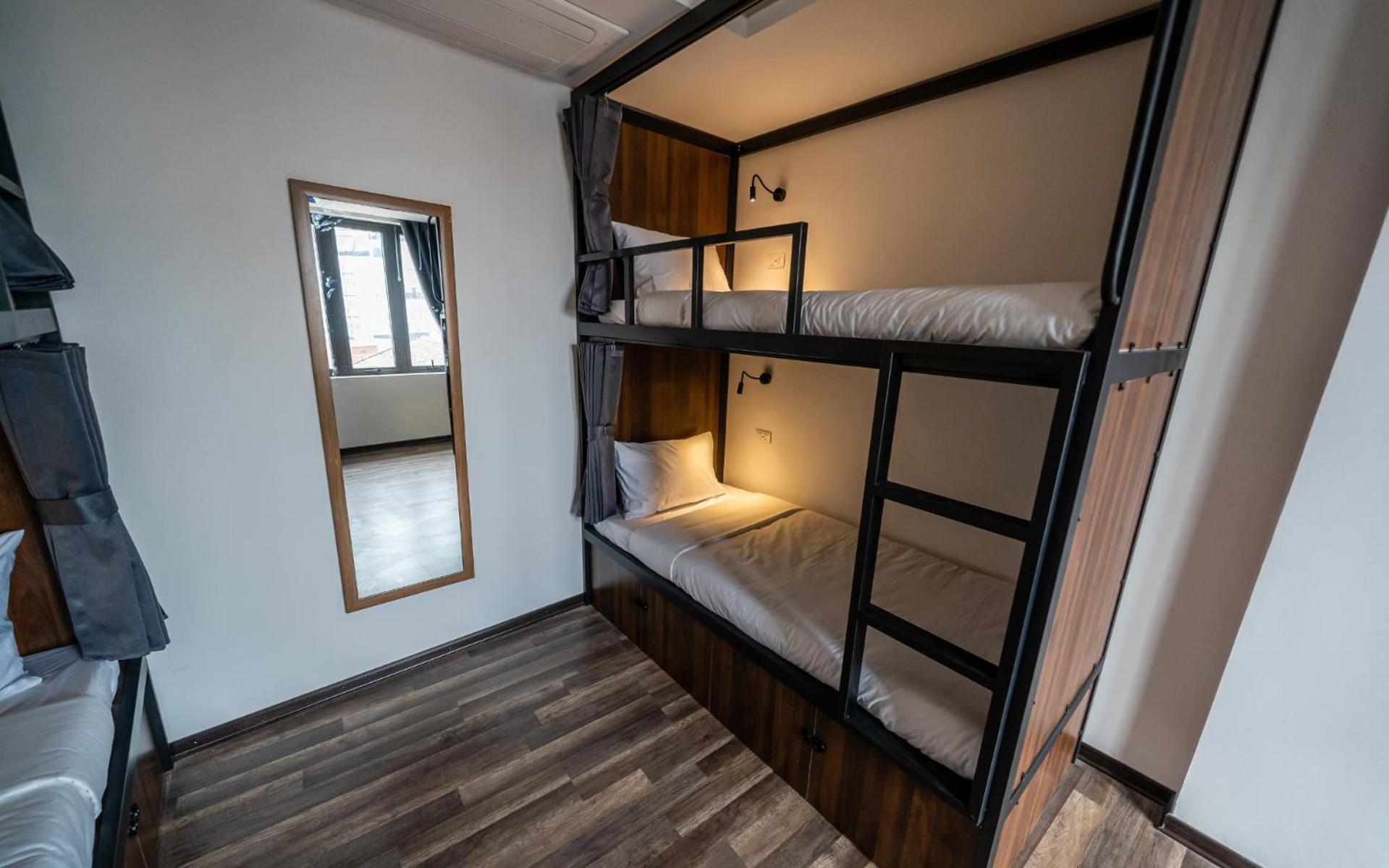 Hostel Mad Monkey *
