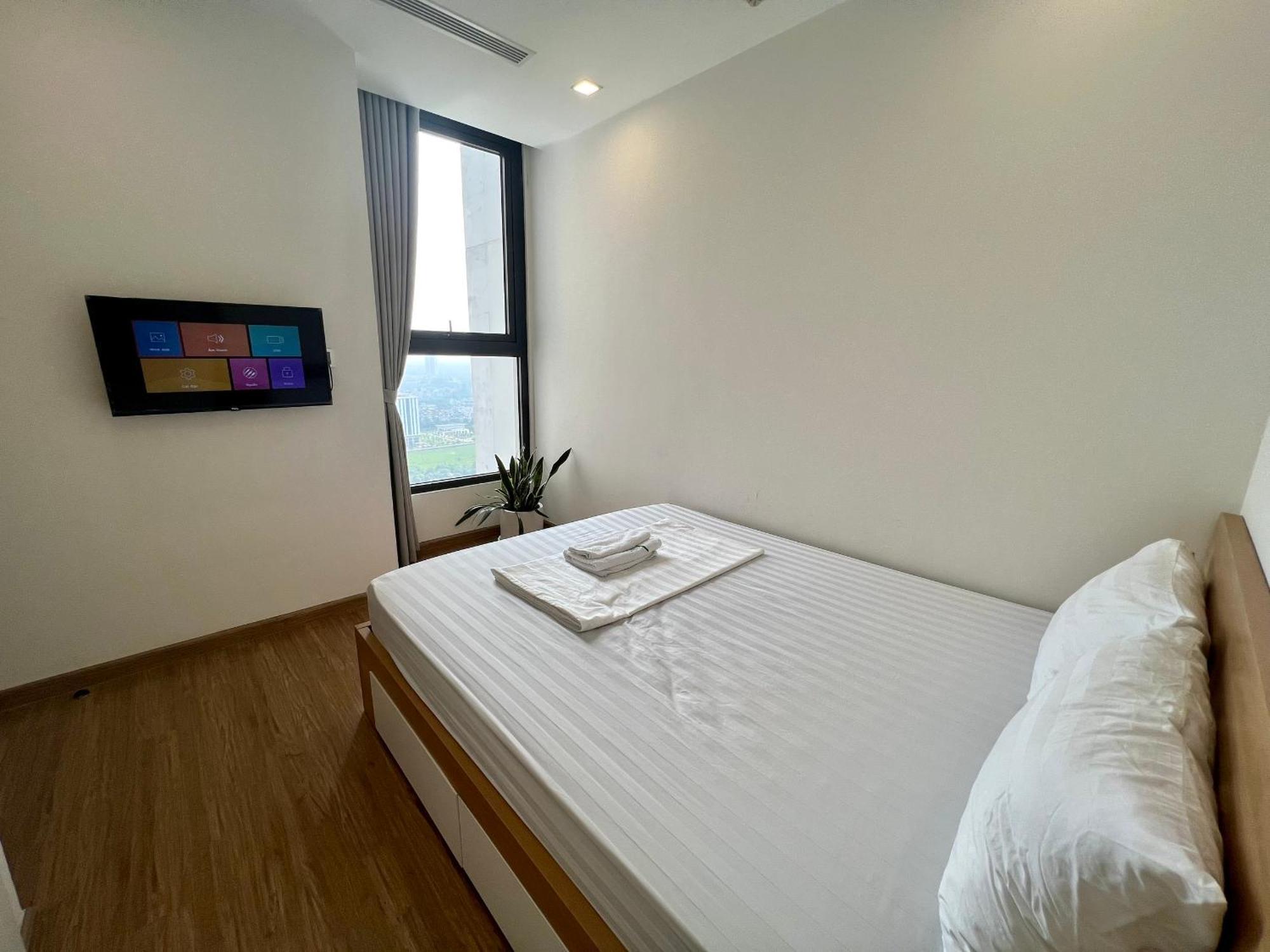 2 Bedrooms In Luxury @vinhomes Bay Ha Noi.