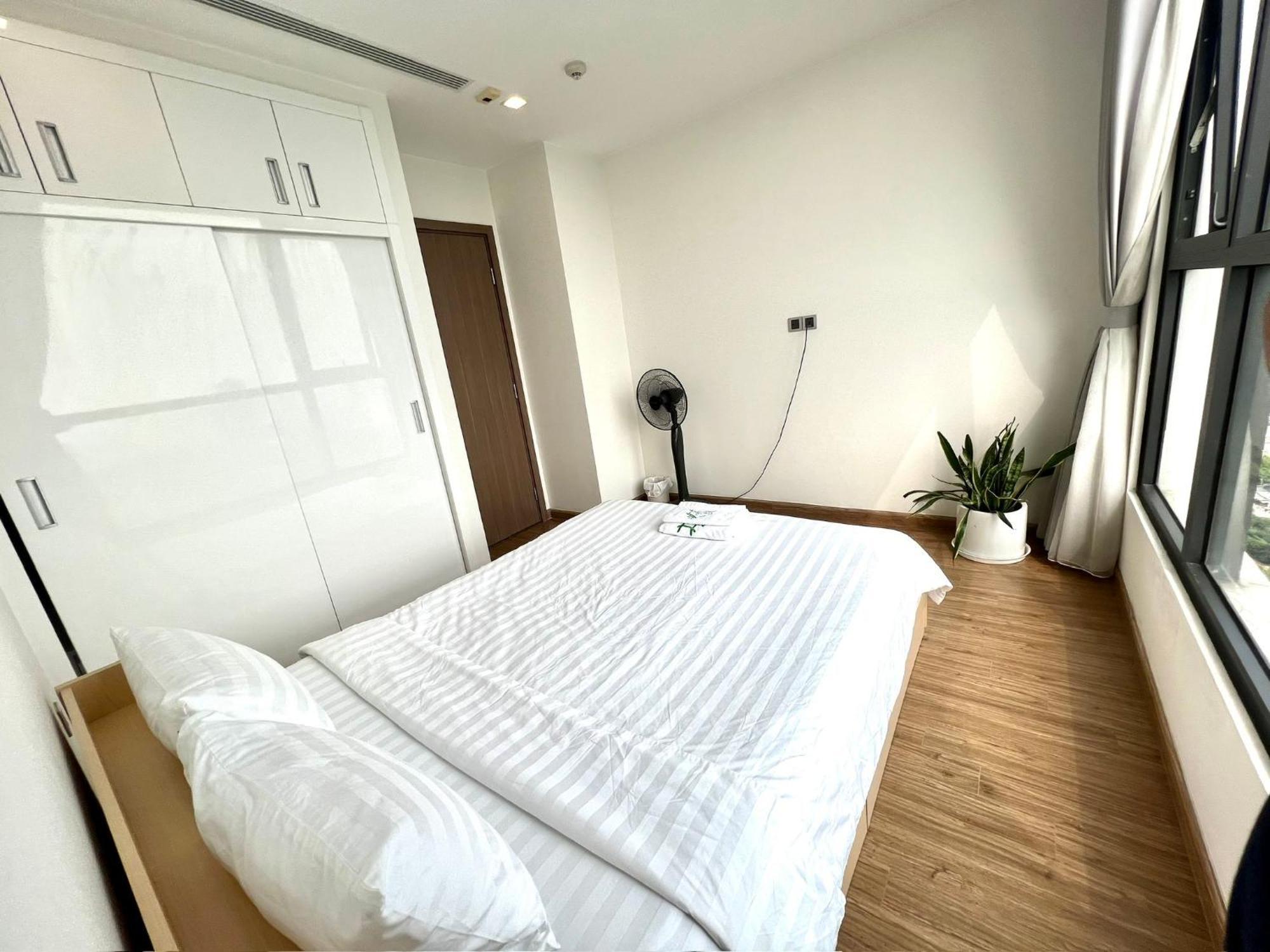 2 Bedrooms In Luxury @vinhomes Bay Ha Noi. Apartment
