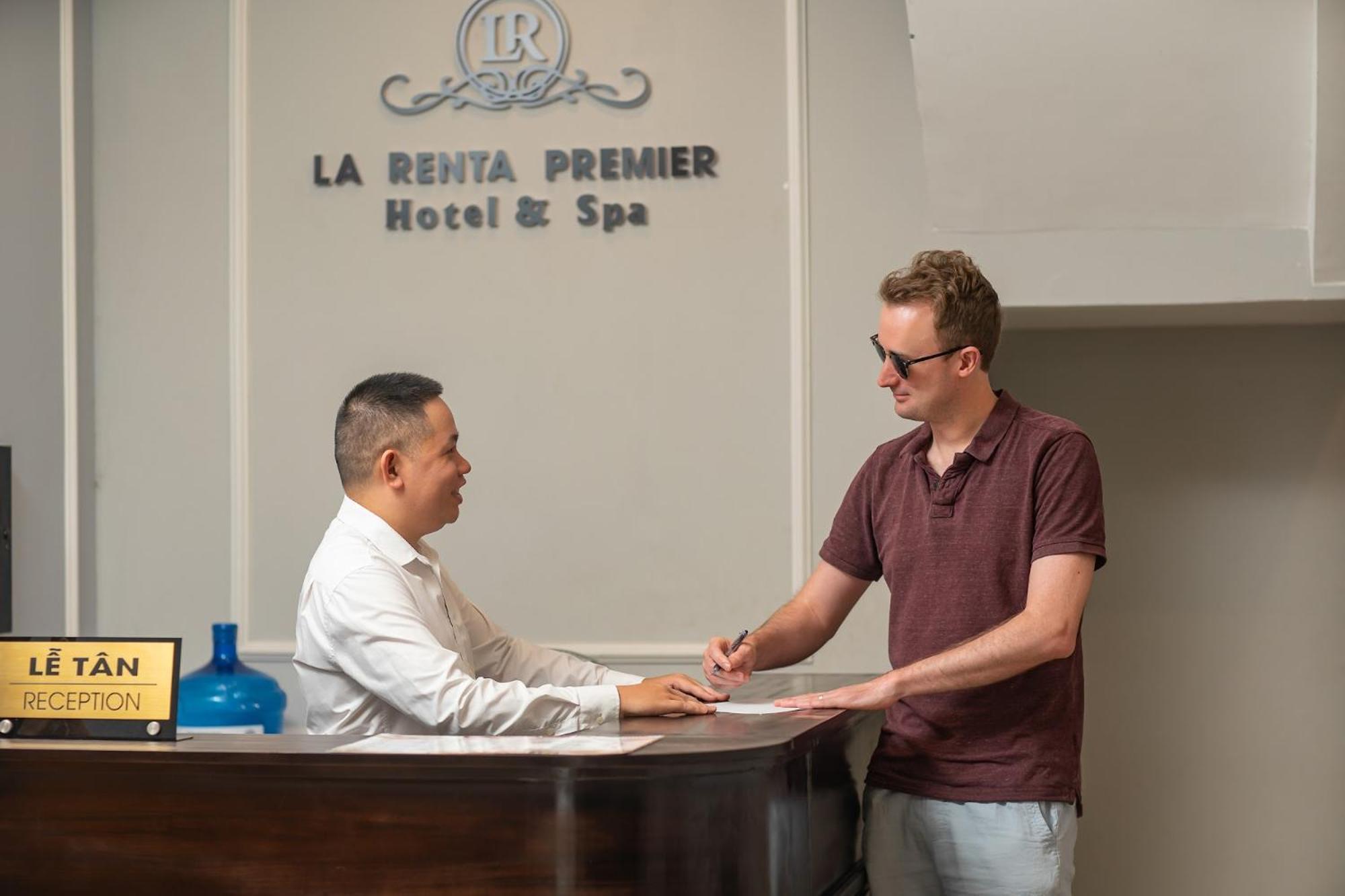 La Renta Premier &
