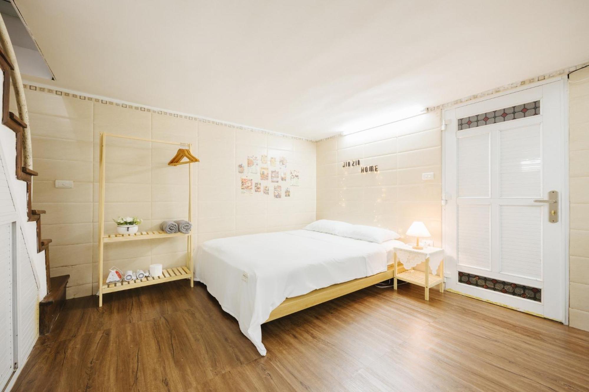 2' To Hoan Kiem - Heart Of Old Quarter - Netflix Apartment *