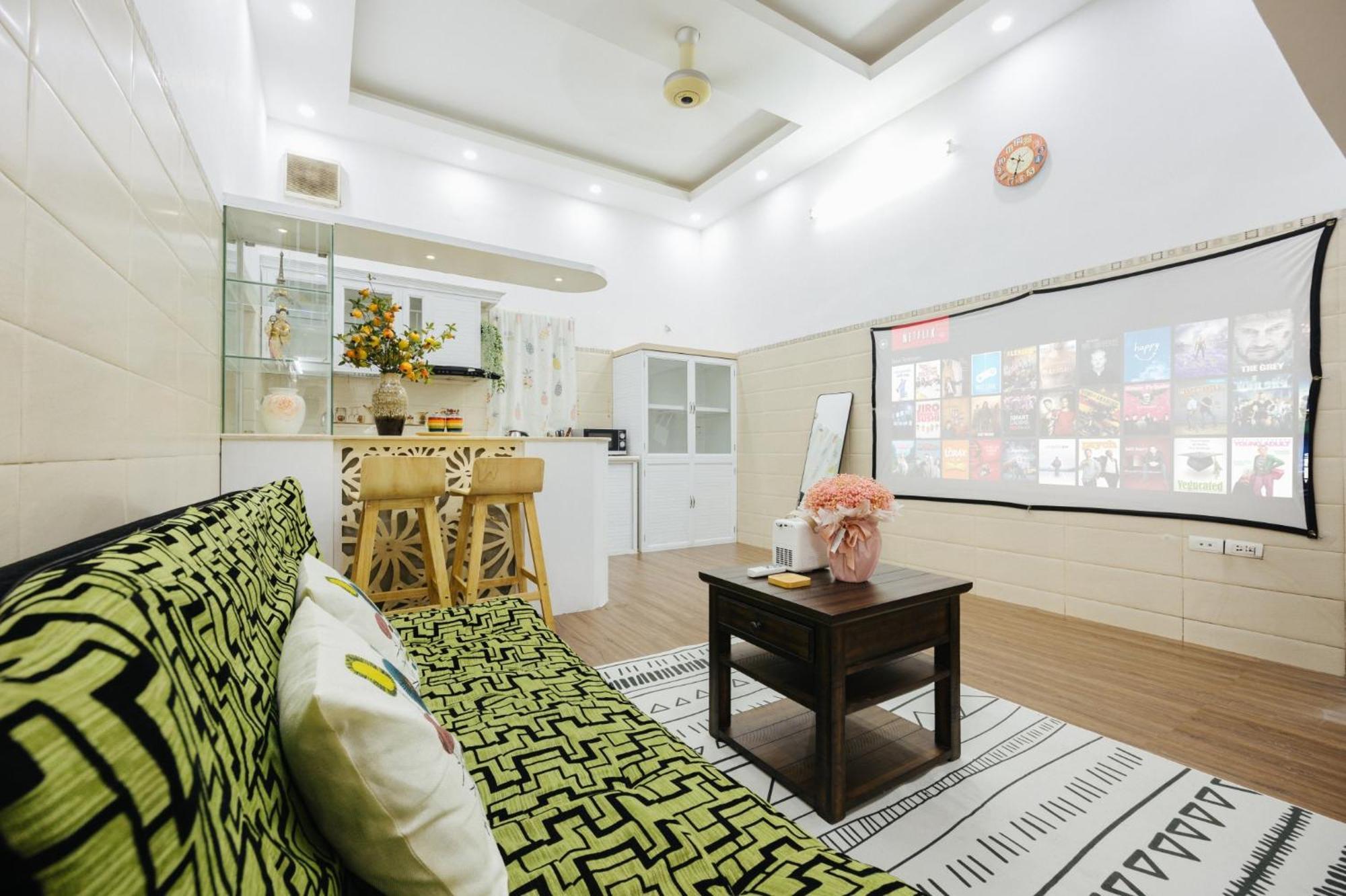 2' To Hoan Kiem - Heart Of Old Quarter - Netflix Apartment *