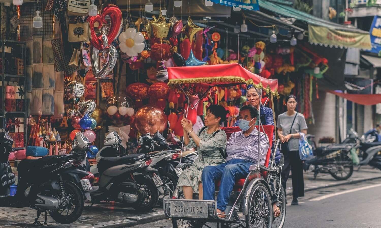 2' To Hoan Kiem - Heart Of Old Quarter - Netflix *