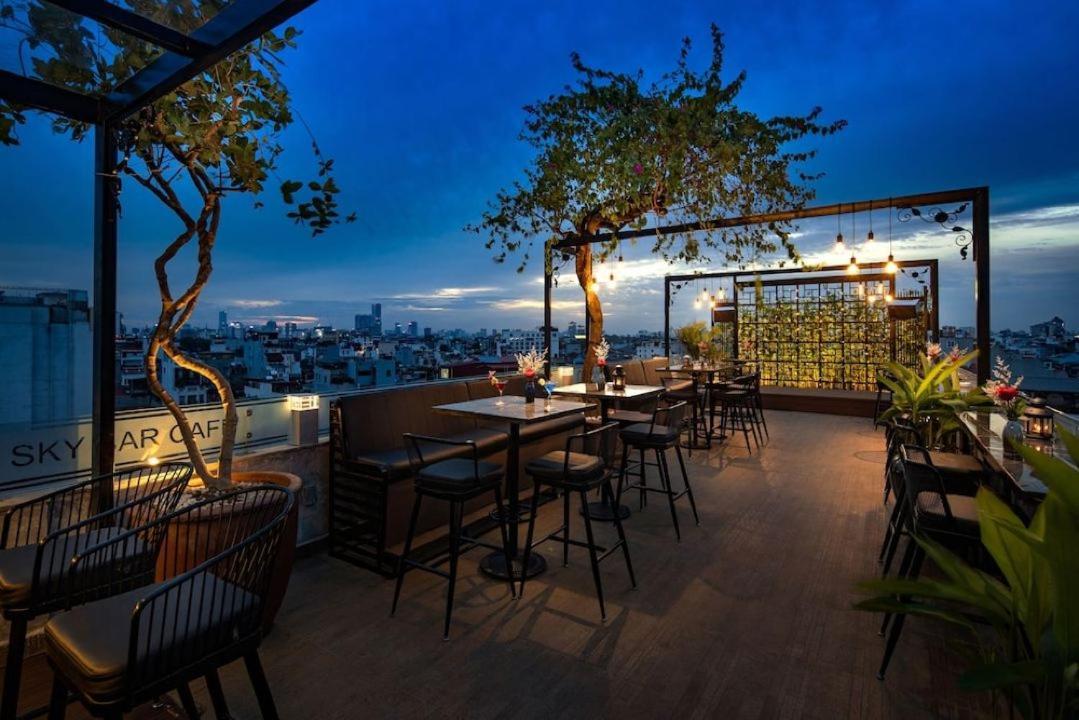 Hotel Victor Metropolis & Rooftop Bar In