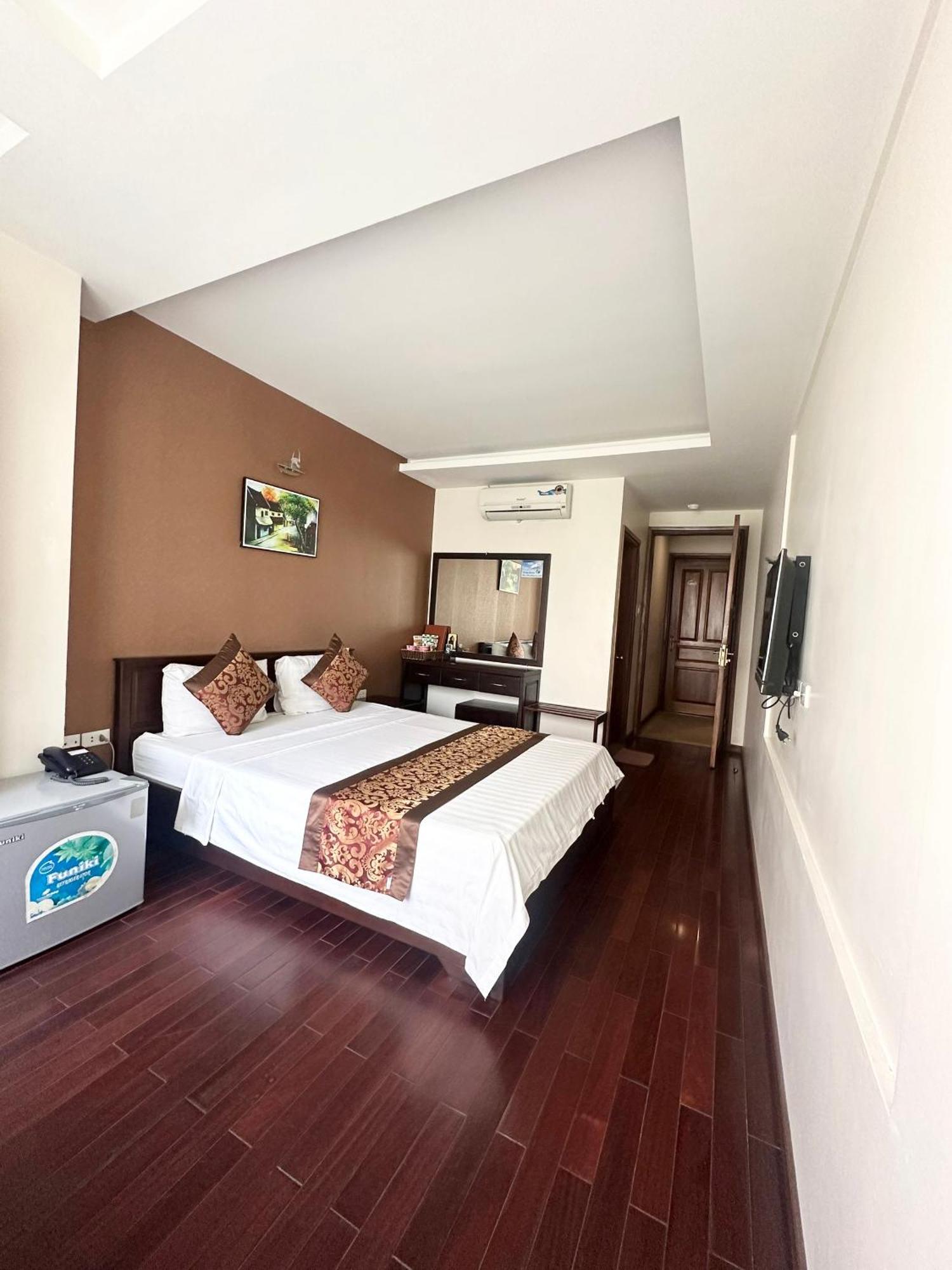 Mely Ha Noi Hotel
