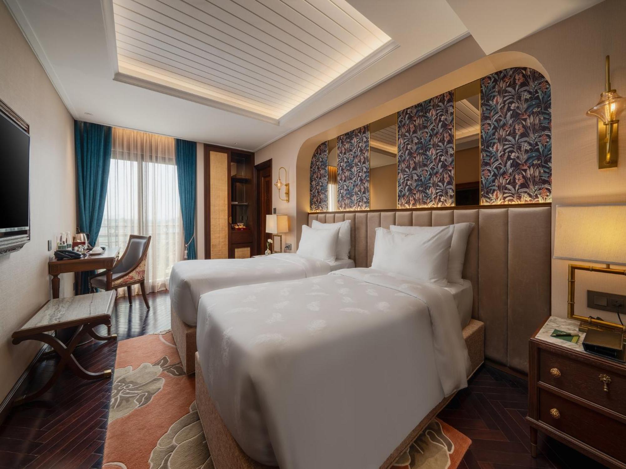 Peridot Gallery Classic Hotel 4*