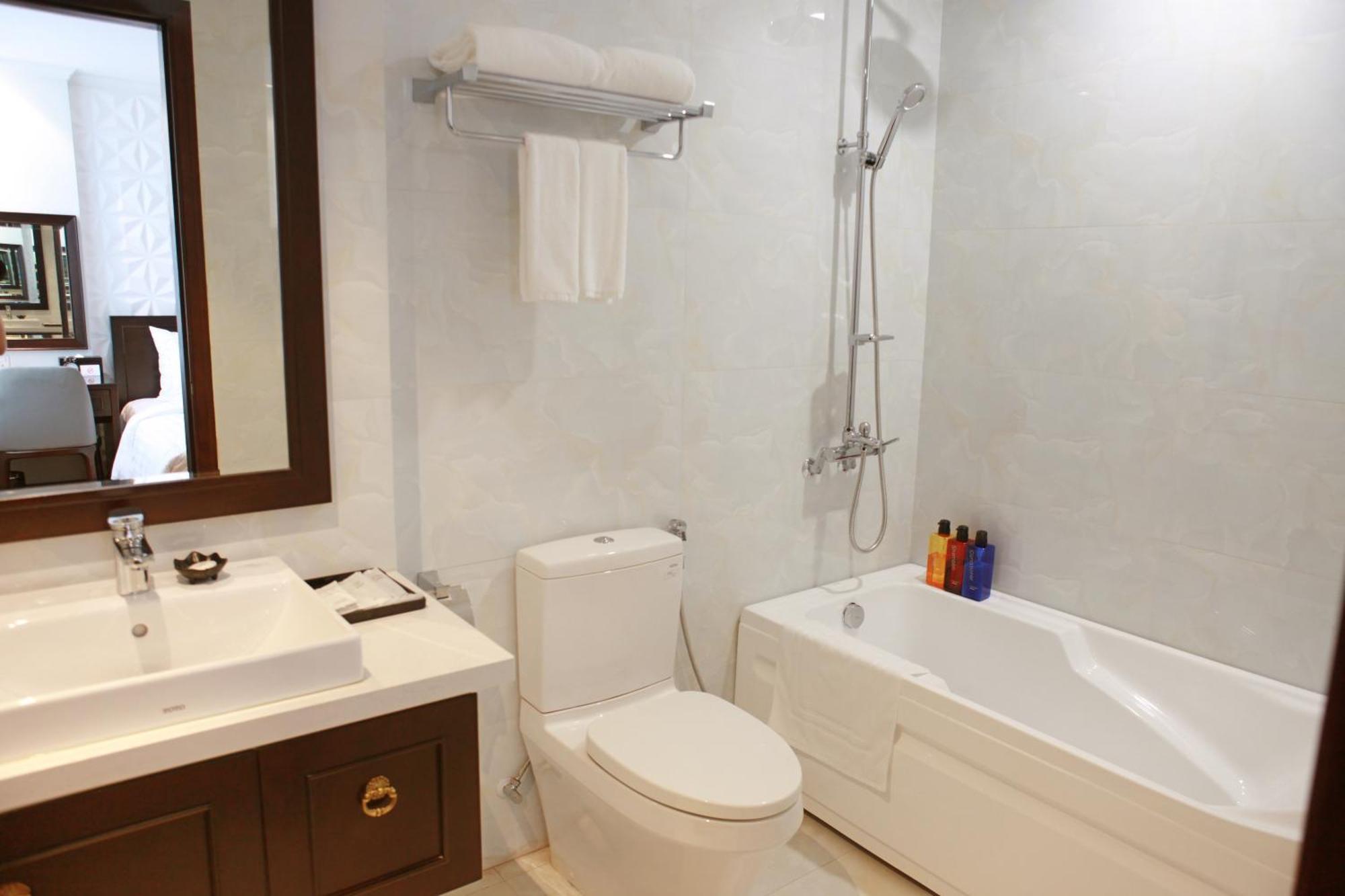 La Seine 3* Hà Nội
