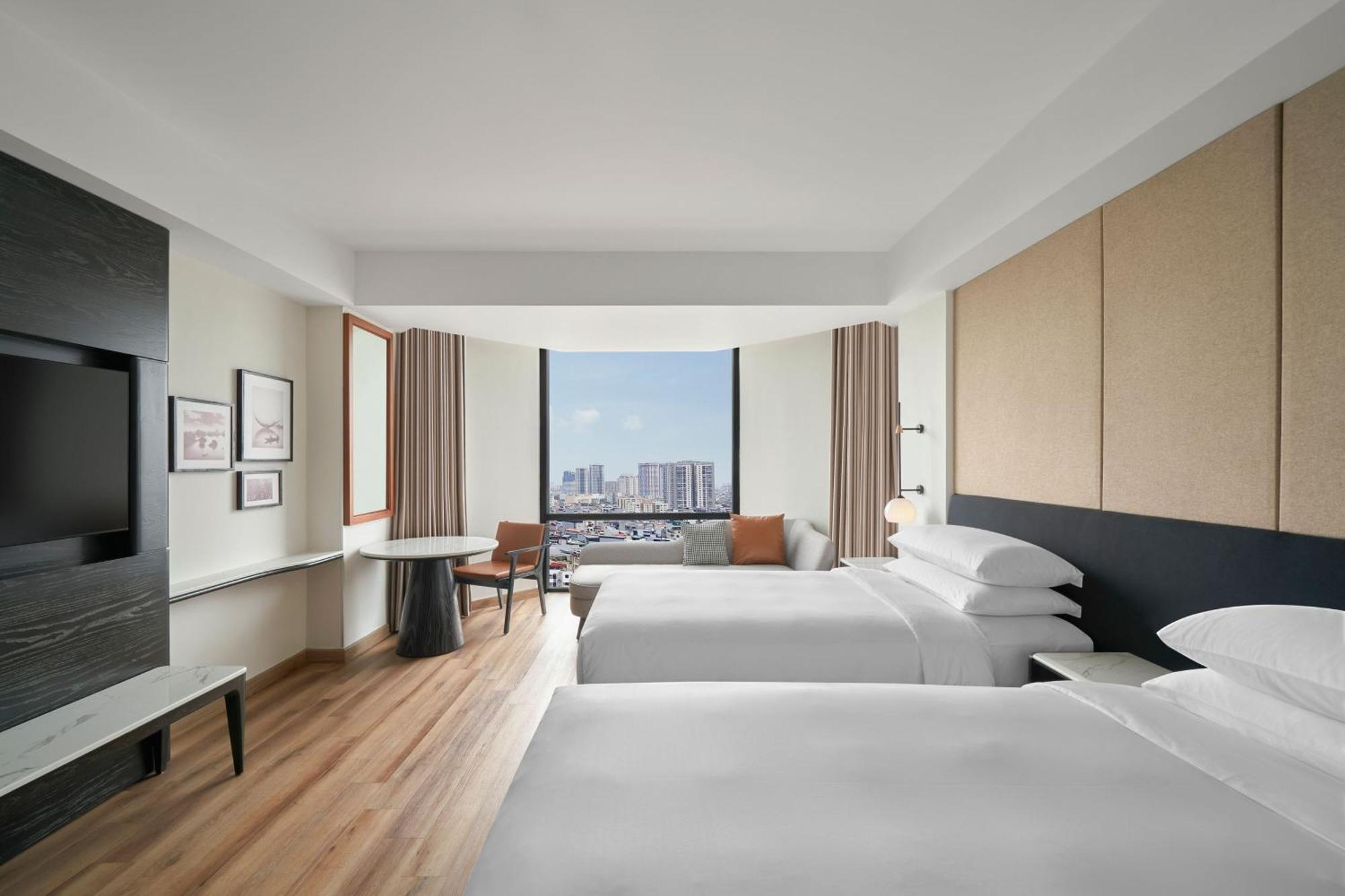 Sheraton West 5* Hanoi
