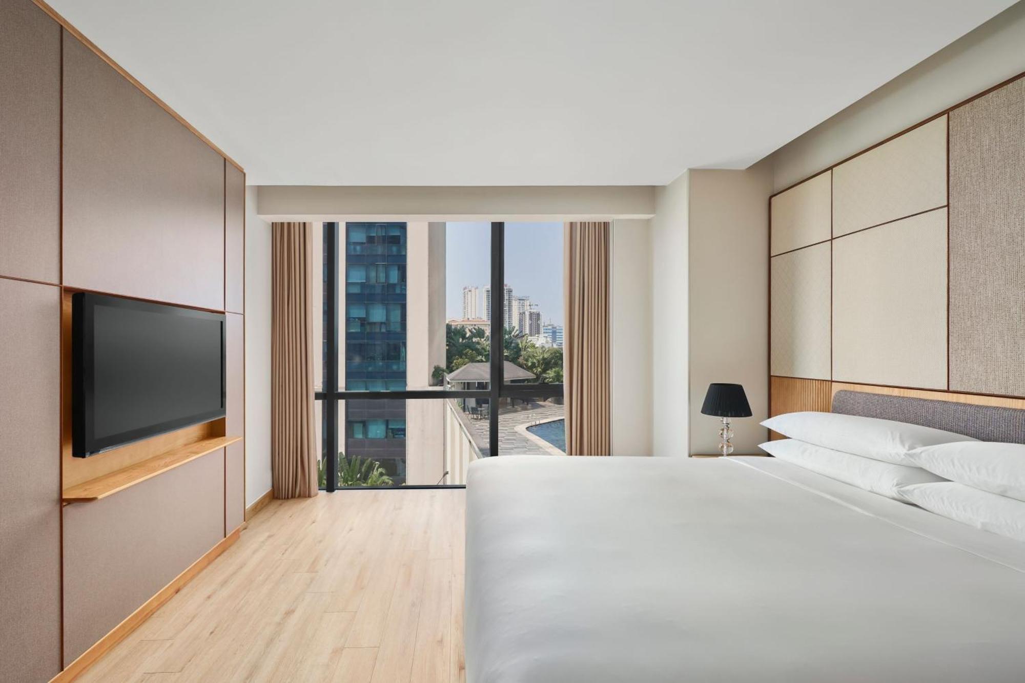 Hotel Sheraton West 5*