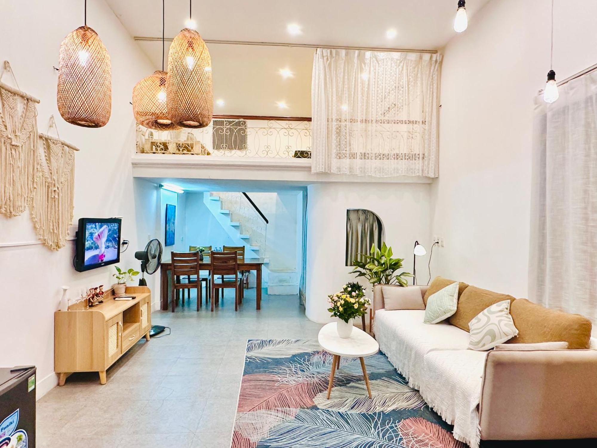 Alba House 53 Hang Buom * Hanoi