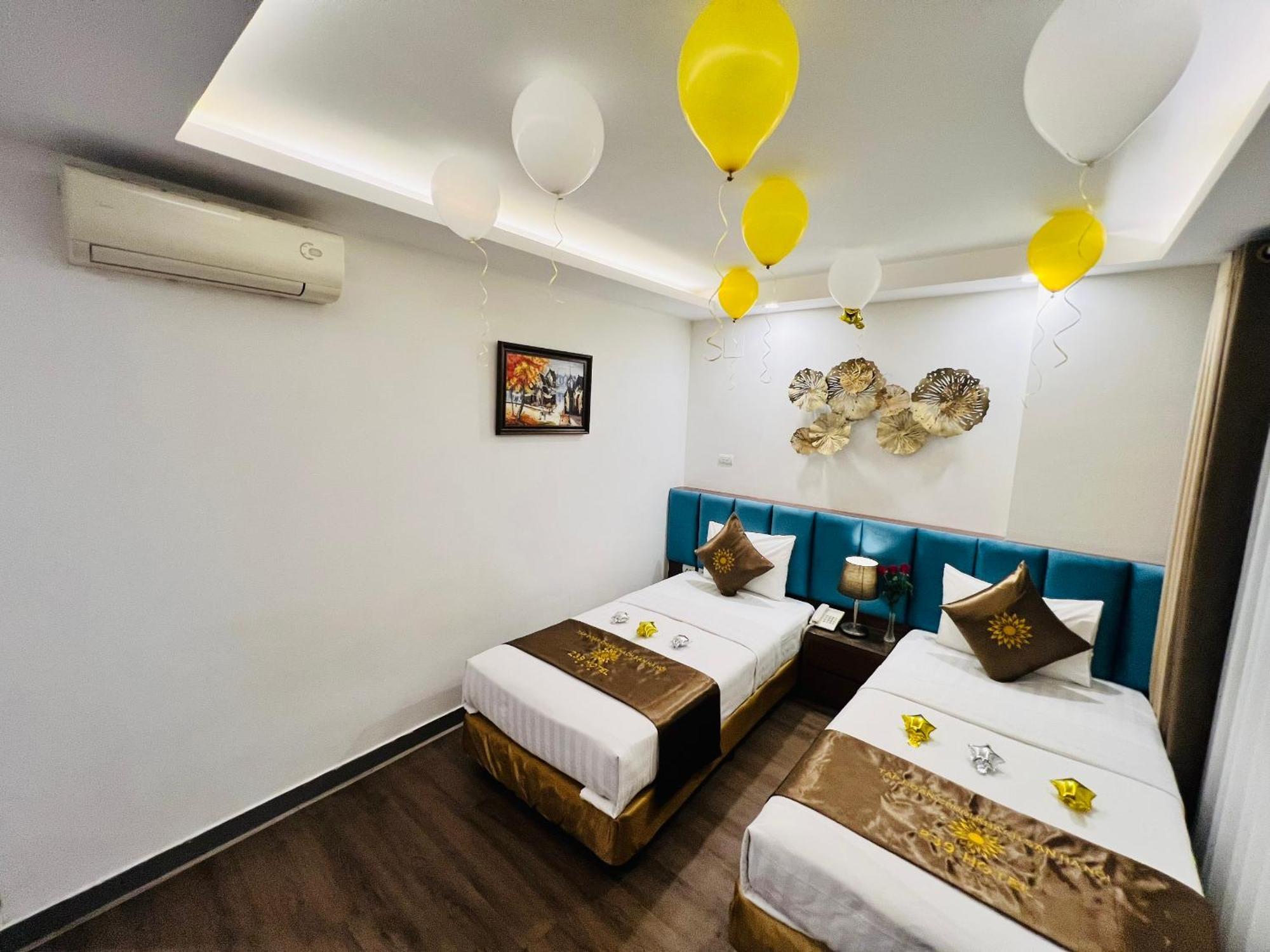 Hotel Khach San 239