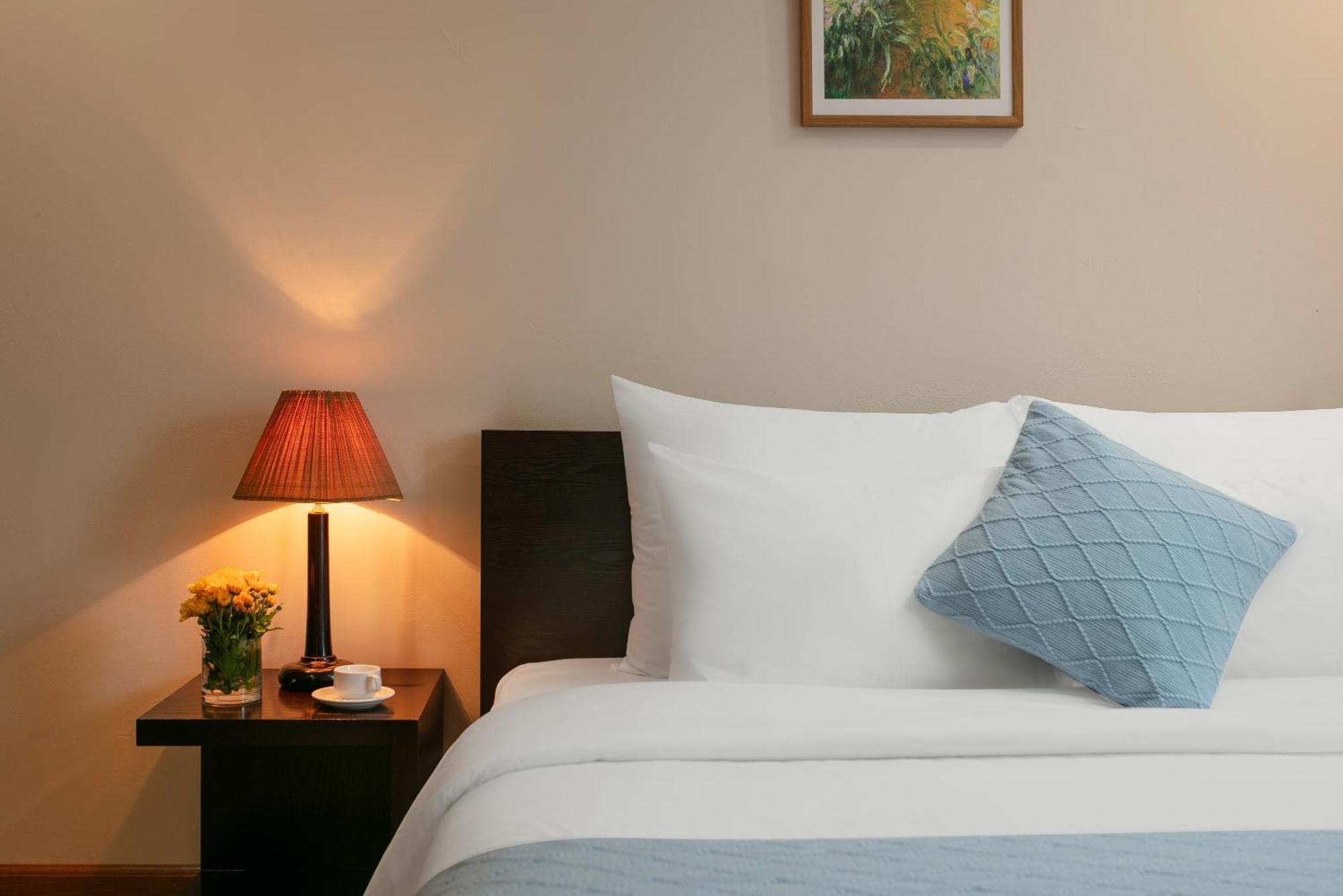 Hb Serviced - 121b Quan Hoa Apartment Hanoi