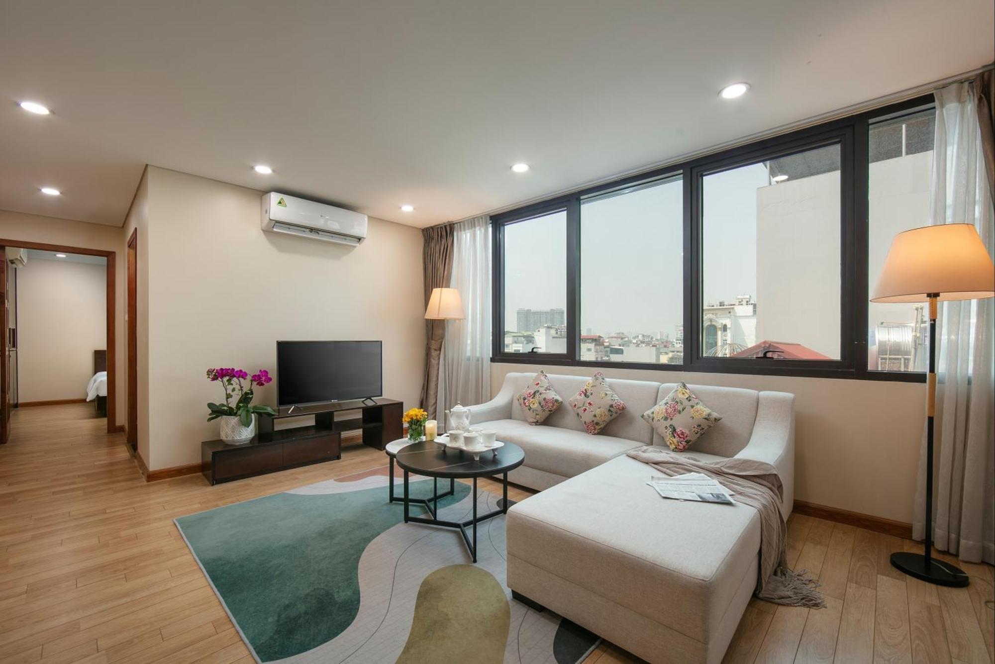Hb Serviced - 121b Quan Hoa * Hanoi