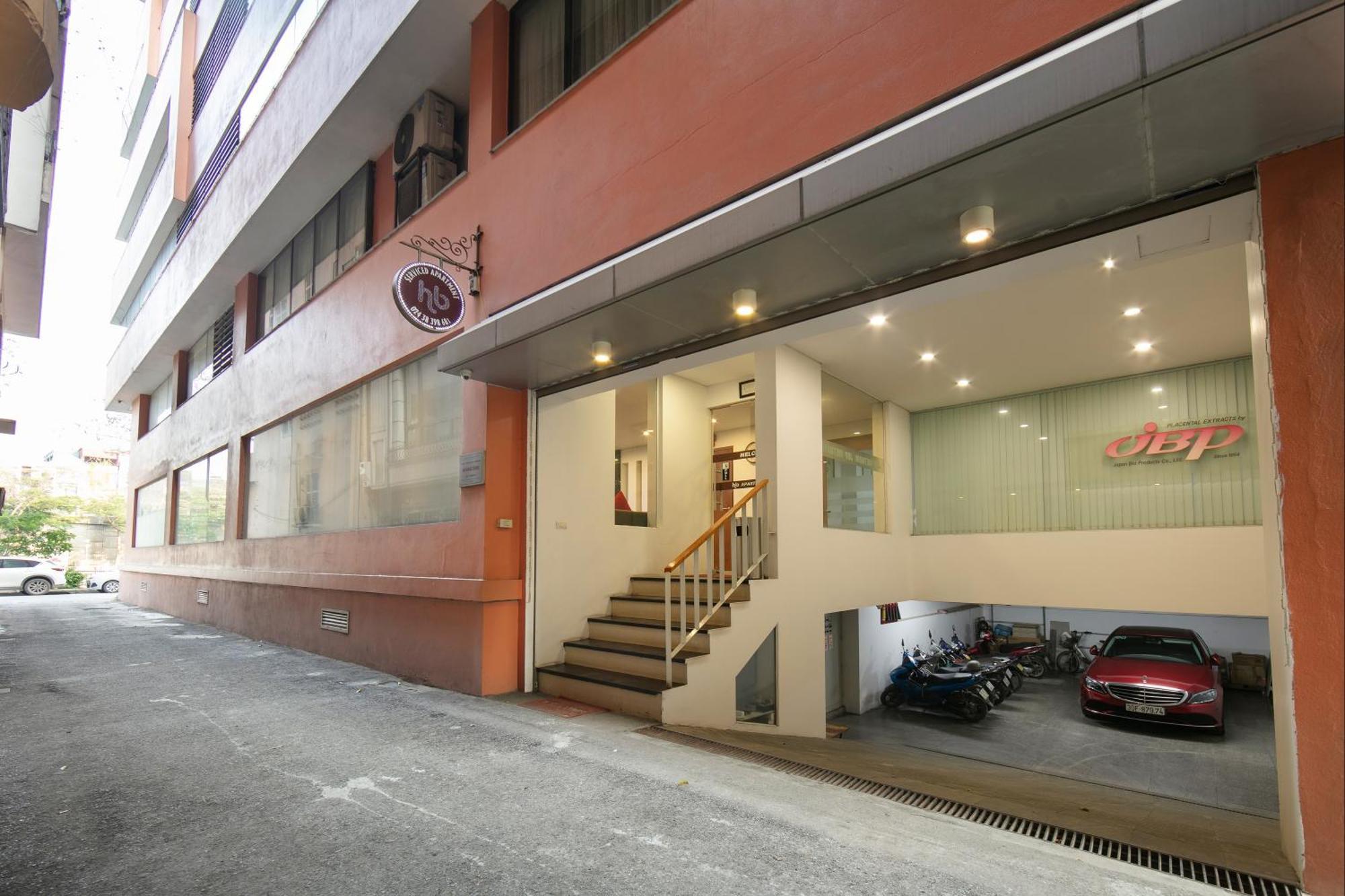 Hb Serviced - 121b Quan Hoa * Hanoi