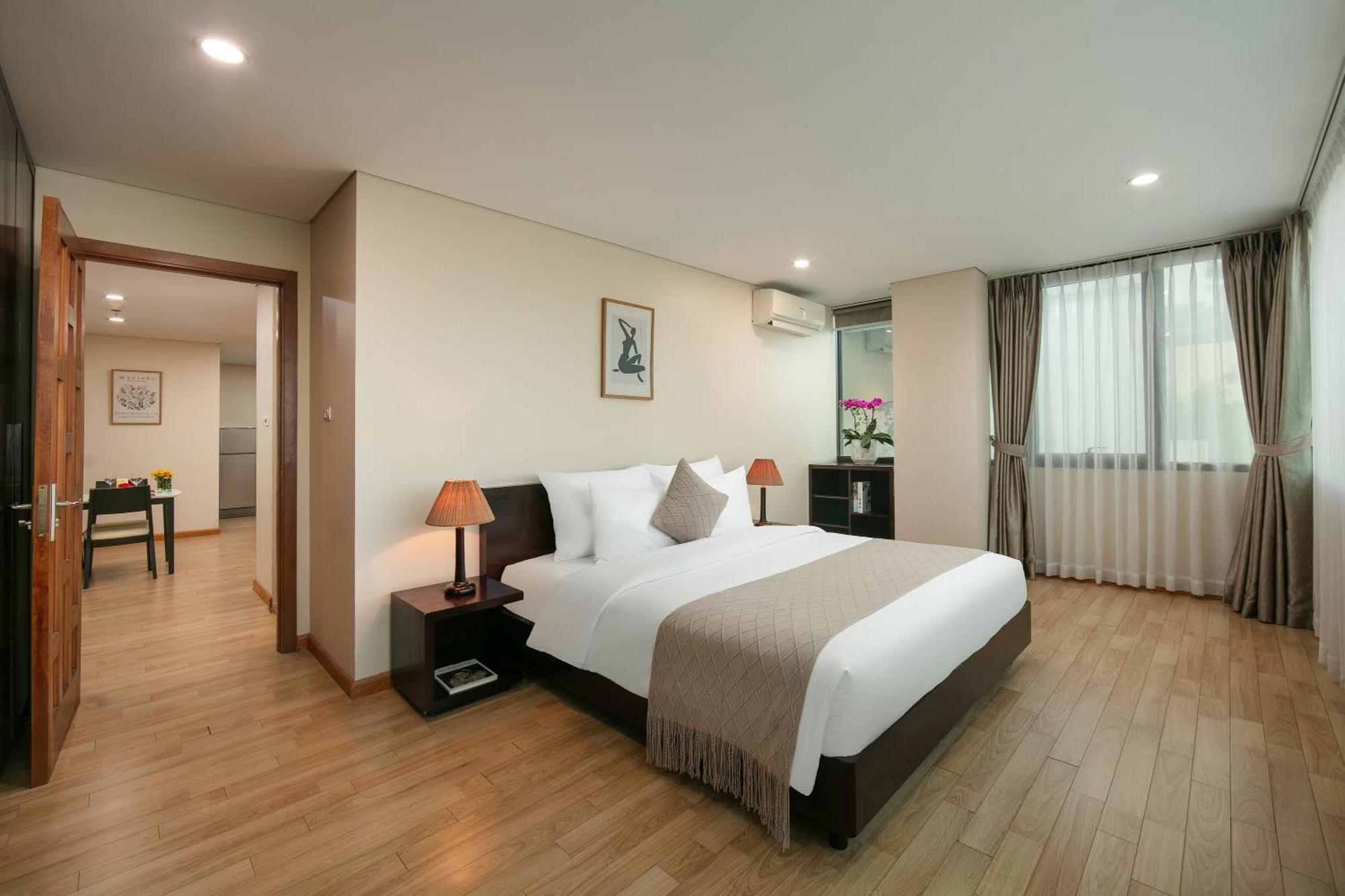 Hb Serviced - 121b Quan Hoa Hanoi