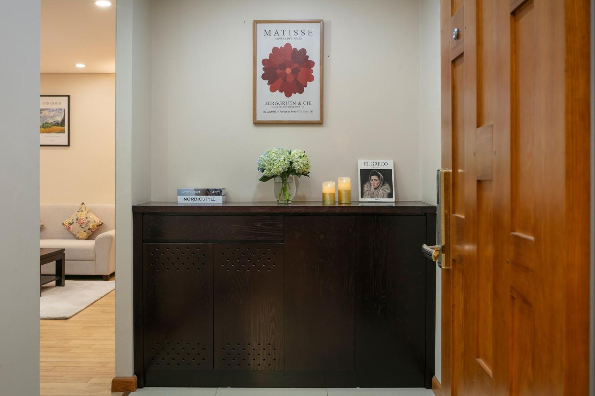 Apartment Hb Serviced - 121b Quan Hoa *