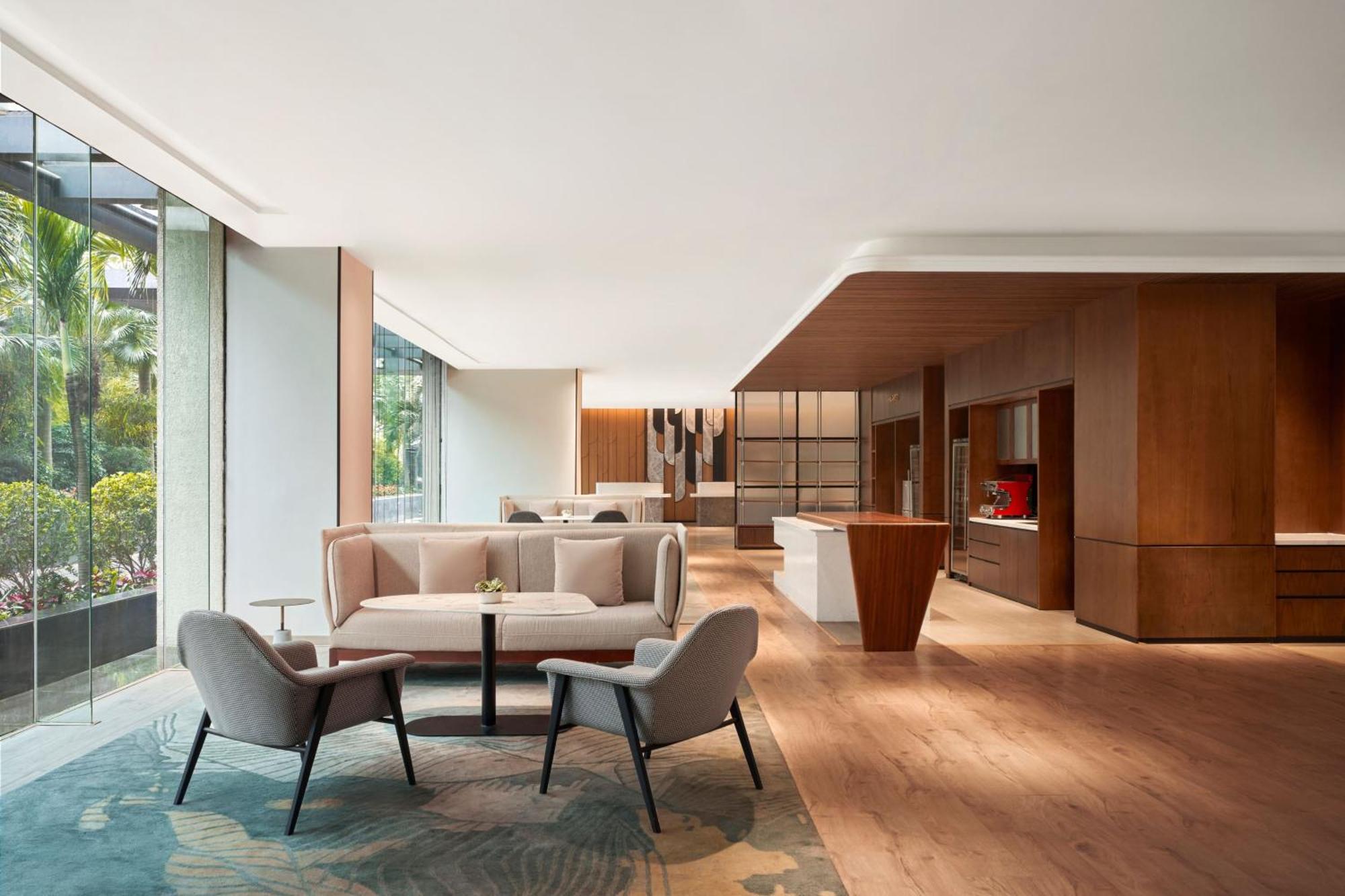 Sheraton West 5* Hanoi