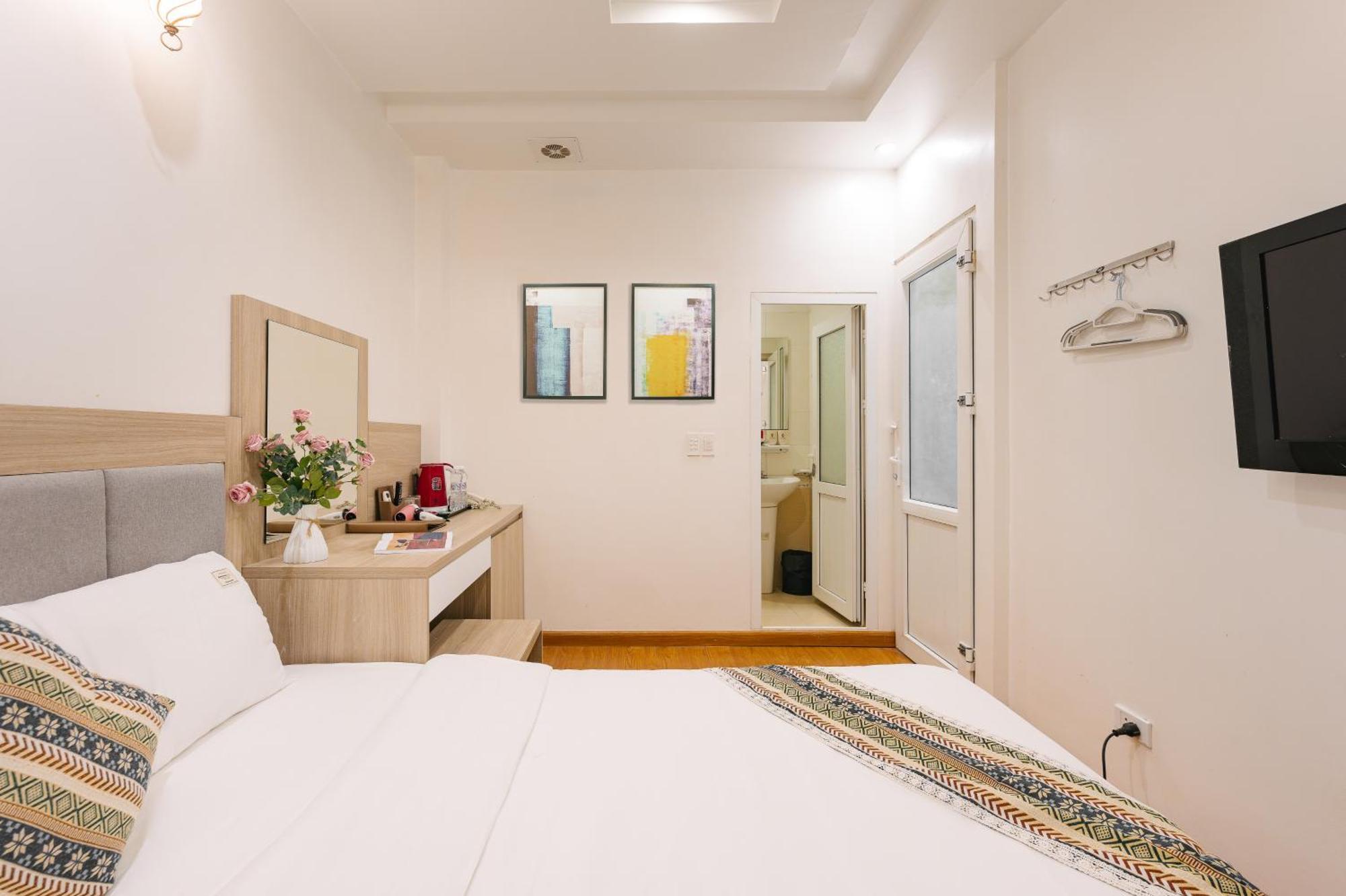 Hotel The Ky Moi And Spa - Ha Noi Center- Near Vincom Ba Trieu 2*