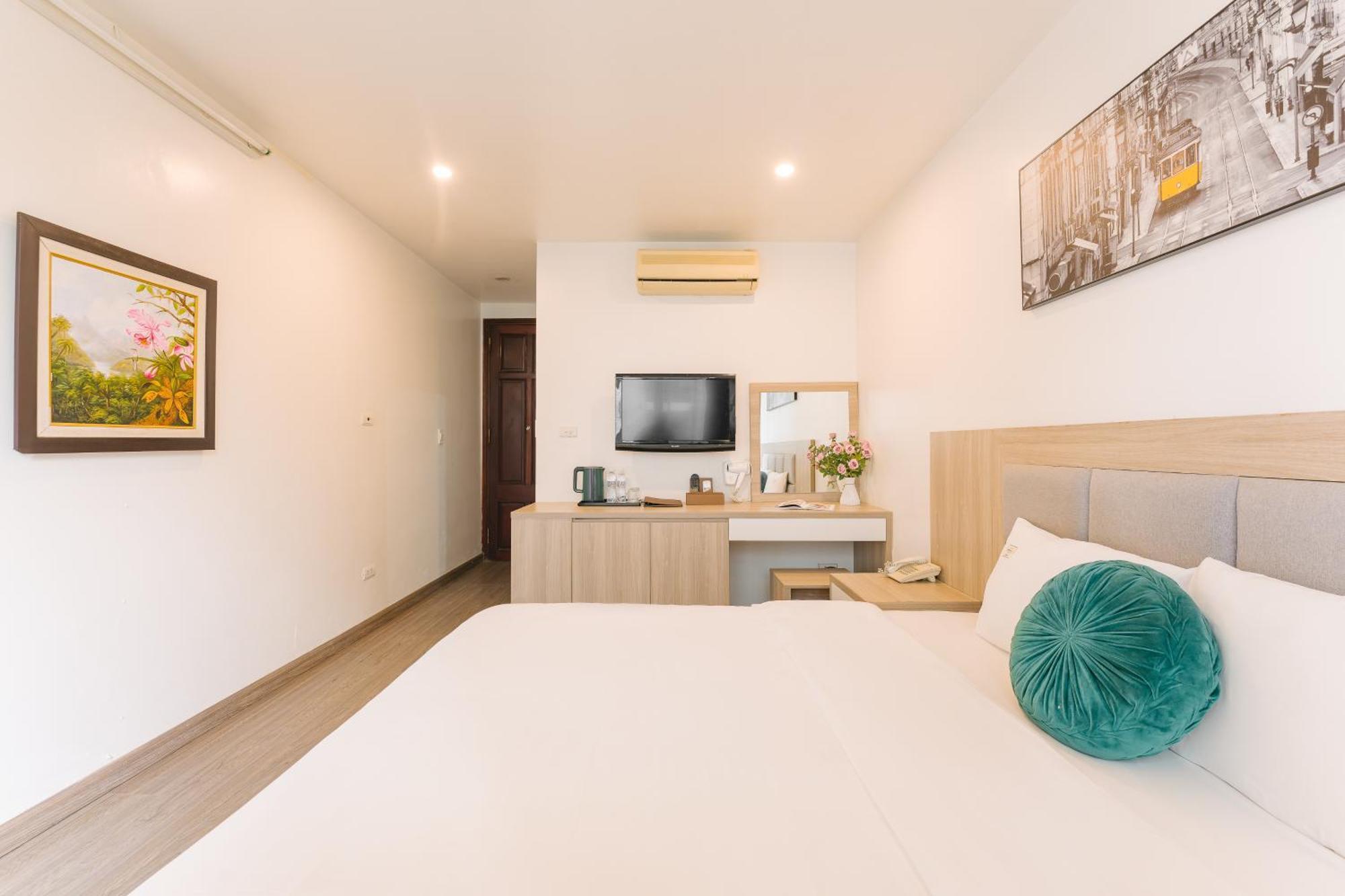 Hotel The Ky Moi And Spa - Ha Noi Center- Near Vincom Ba Trieu 2*