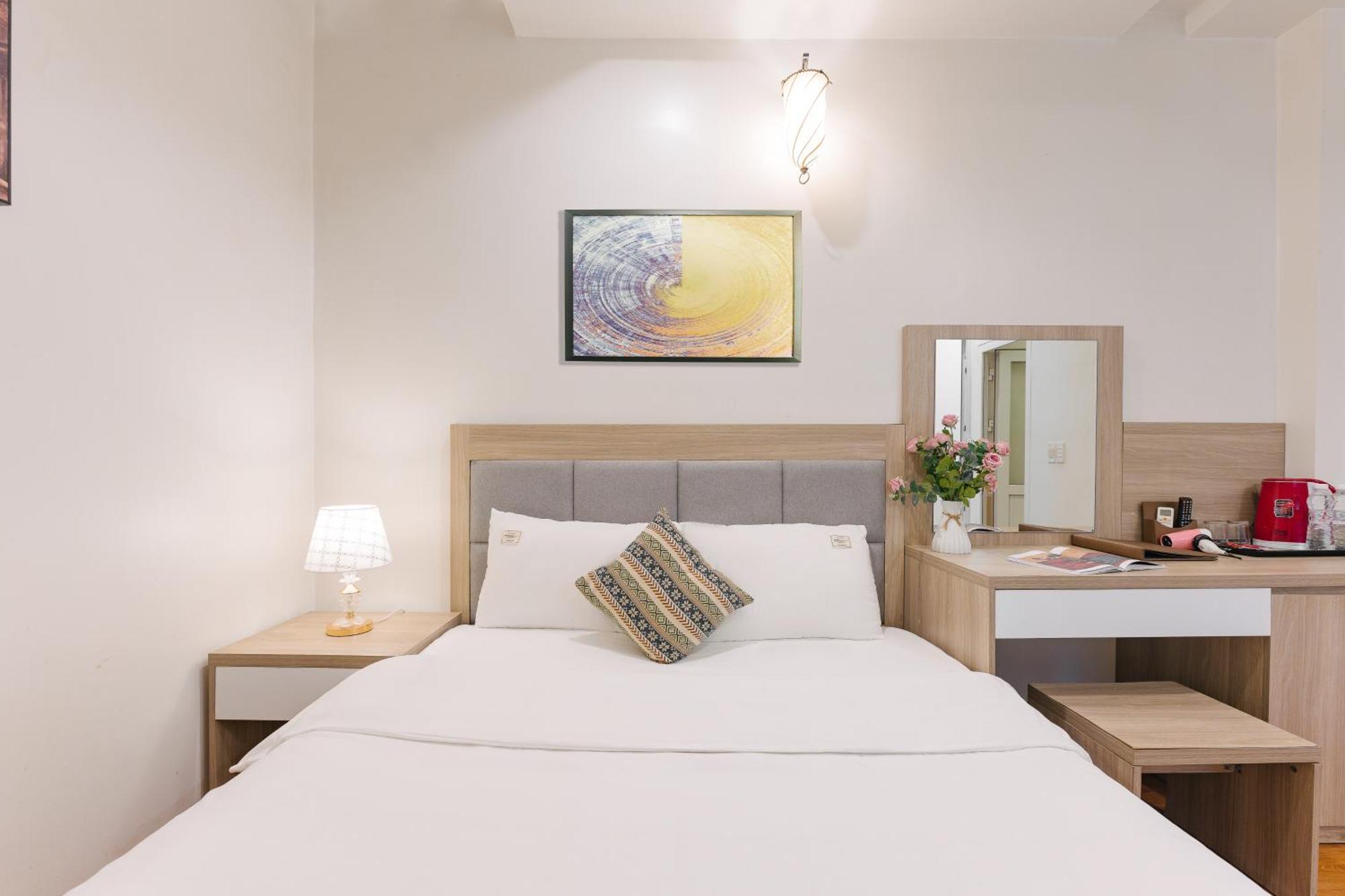 Hotel The Ky Moi And Spa - Ha Noi Center- Near Vincom Ba Trieu 2*
