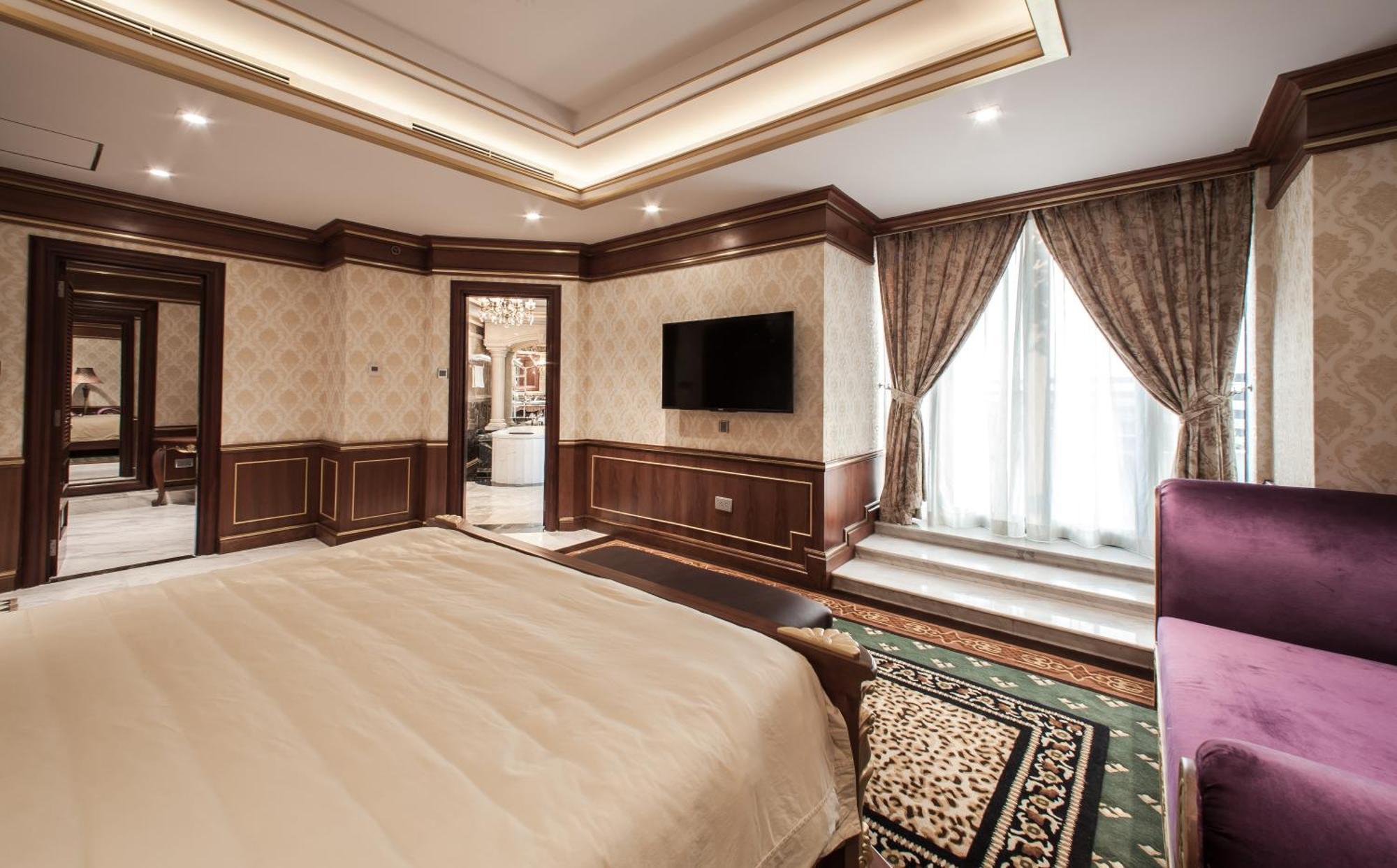 Hotel Army