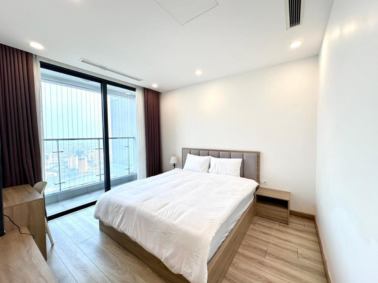 Apartment Hana Housing - Vinhomes Metropolis