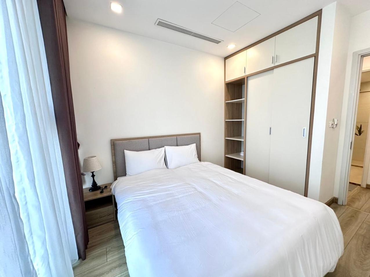 Apartment Hana Housing - Vinhomes Metropolis